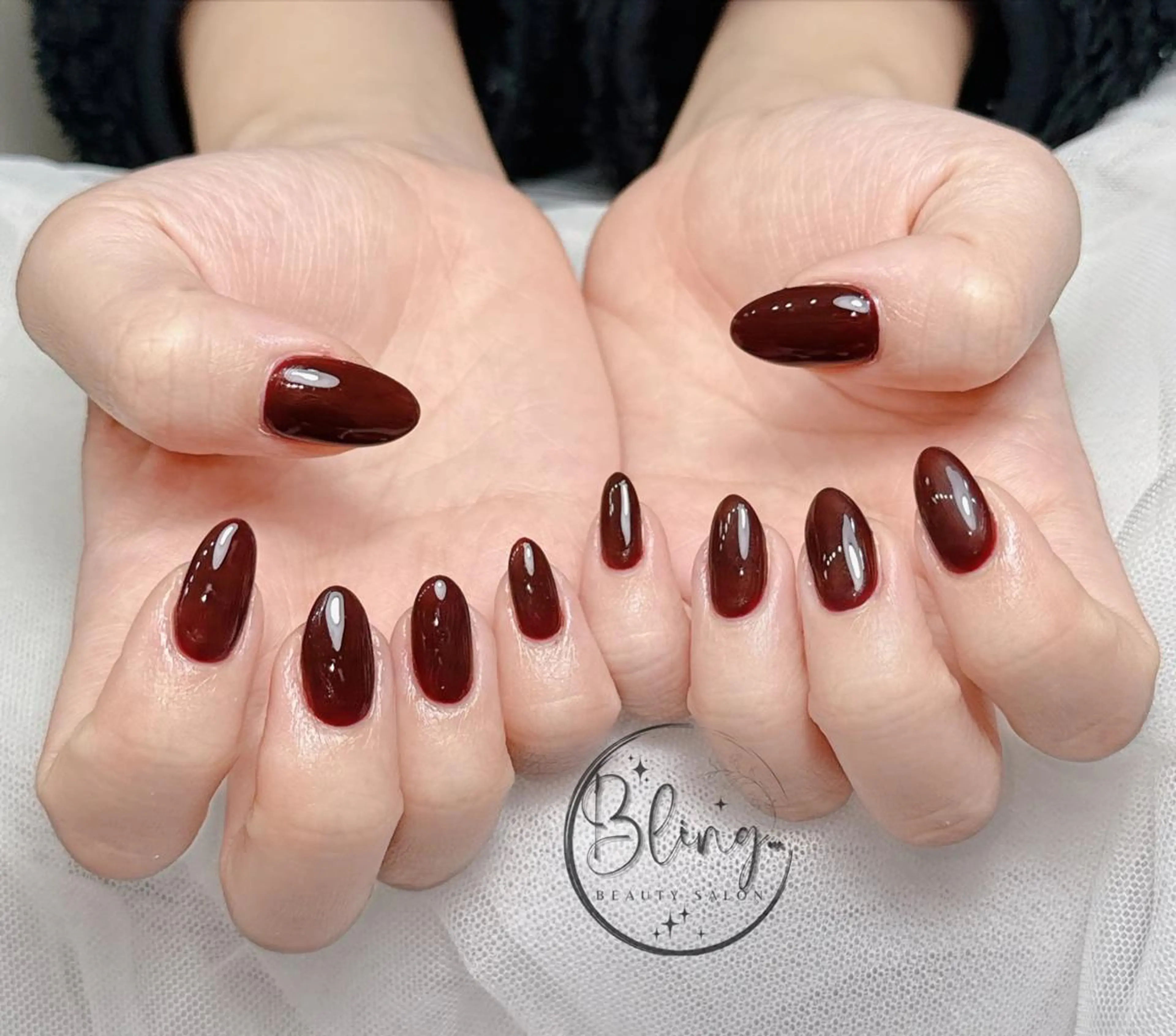 セミロング 韓国風ヘア yuna ユナのネイルデザイン