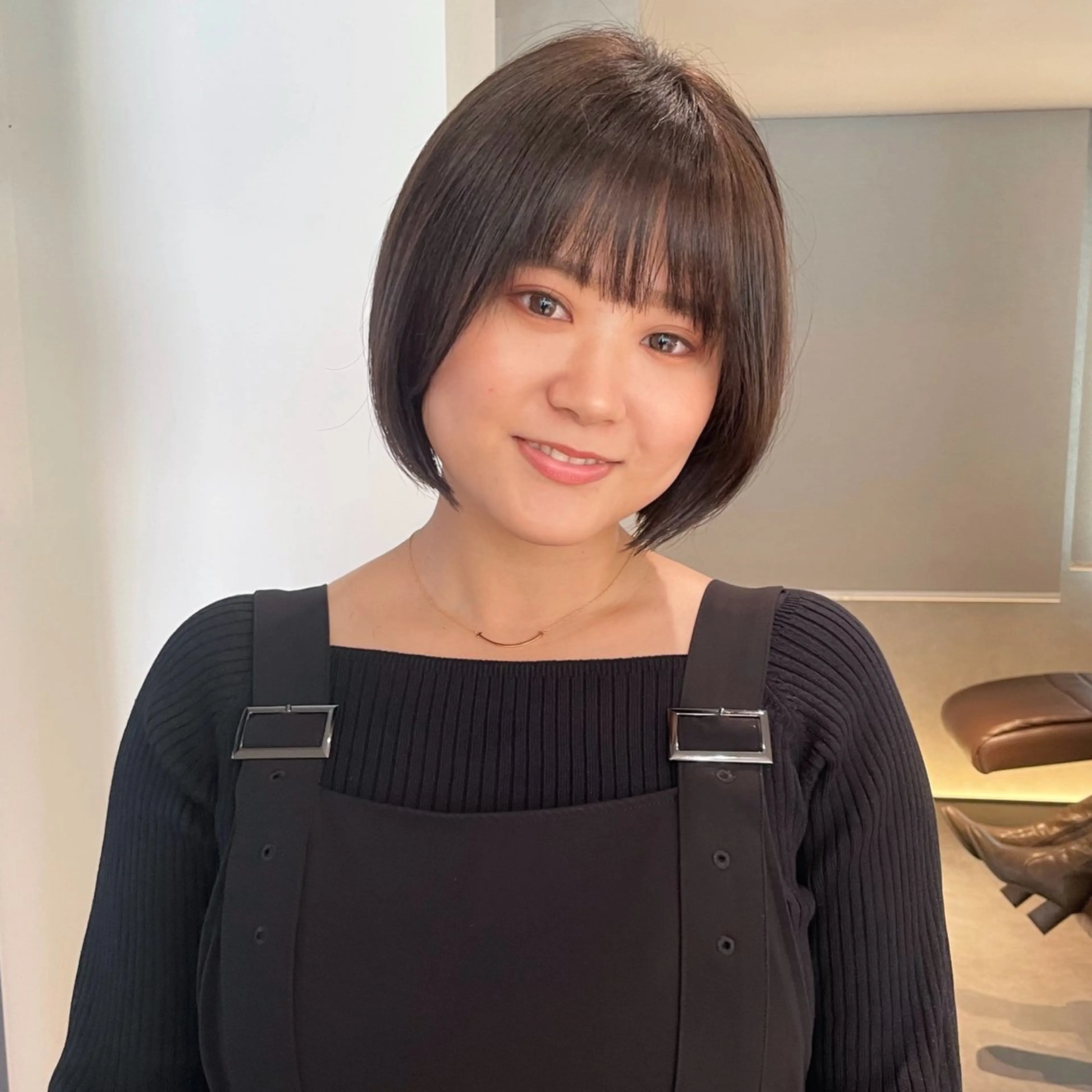 ショート カラー 切りっぱなしボブ ブリーチ ブリーチなしカラー ボブ ショートヘア カット ヘアカラー トリートメント ヘッドスパ ヘアセット 髪質改善/ブリーチ/ ボブ特化/よしきのヘアスタイル