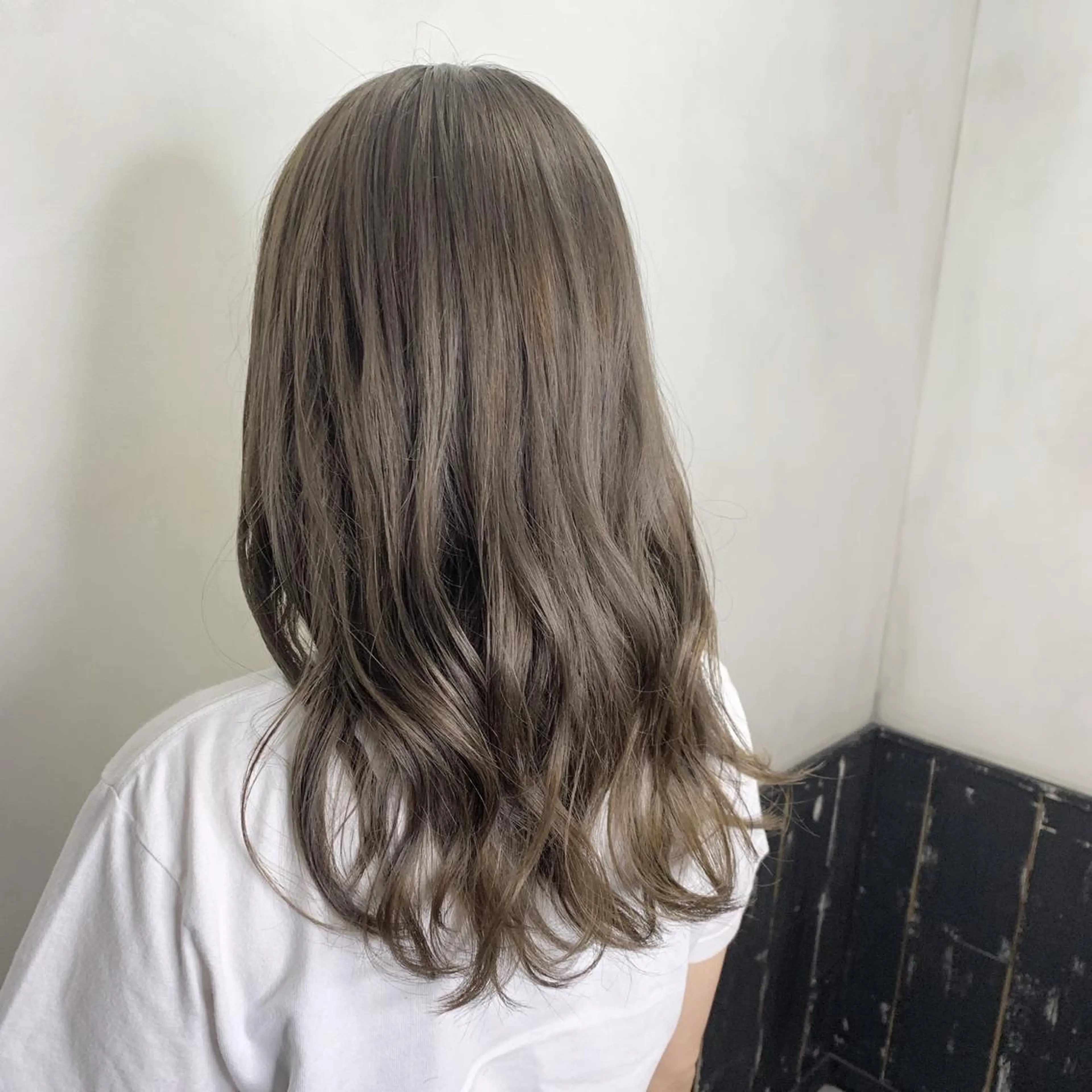 ミディアム カラー ヘアアレンジ ベージュカラー 髪質改善✨ 小田拓弥のヘアスタイル