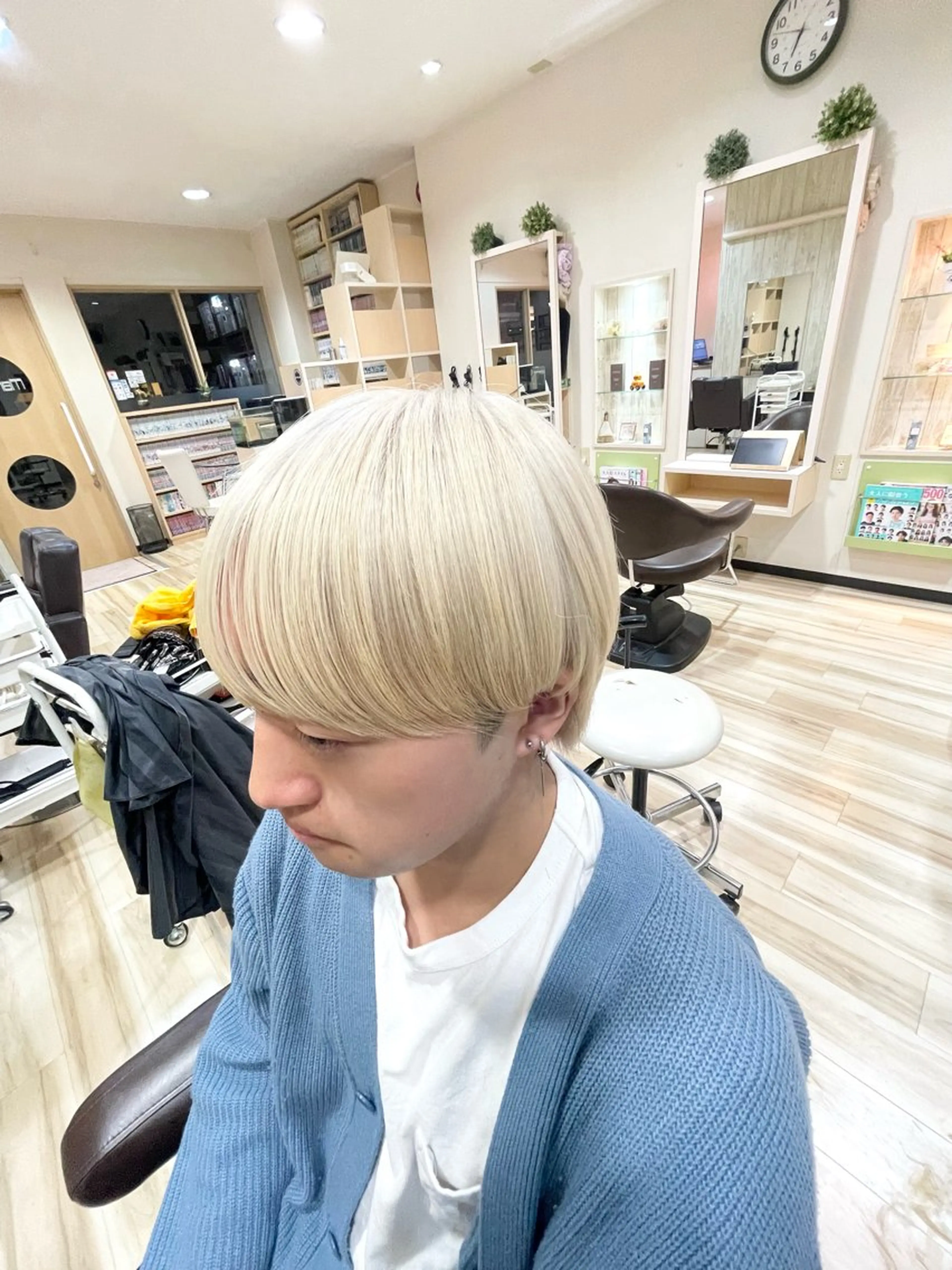 ショート カラー メンズ 🌈派手髪ハイトーン 🌈鈴木亮太🌈のヘアスタイル