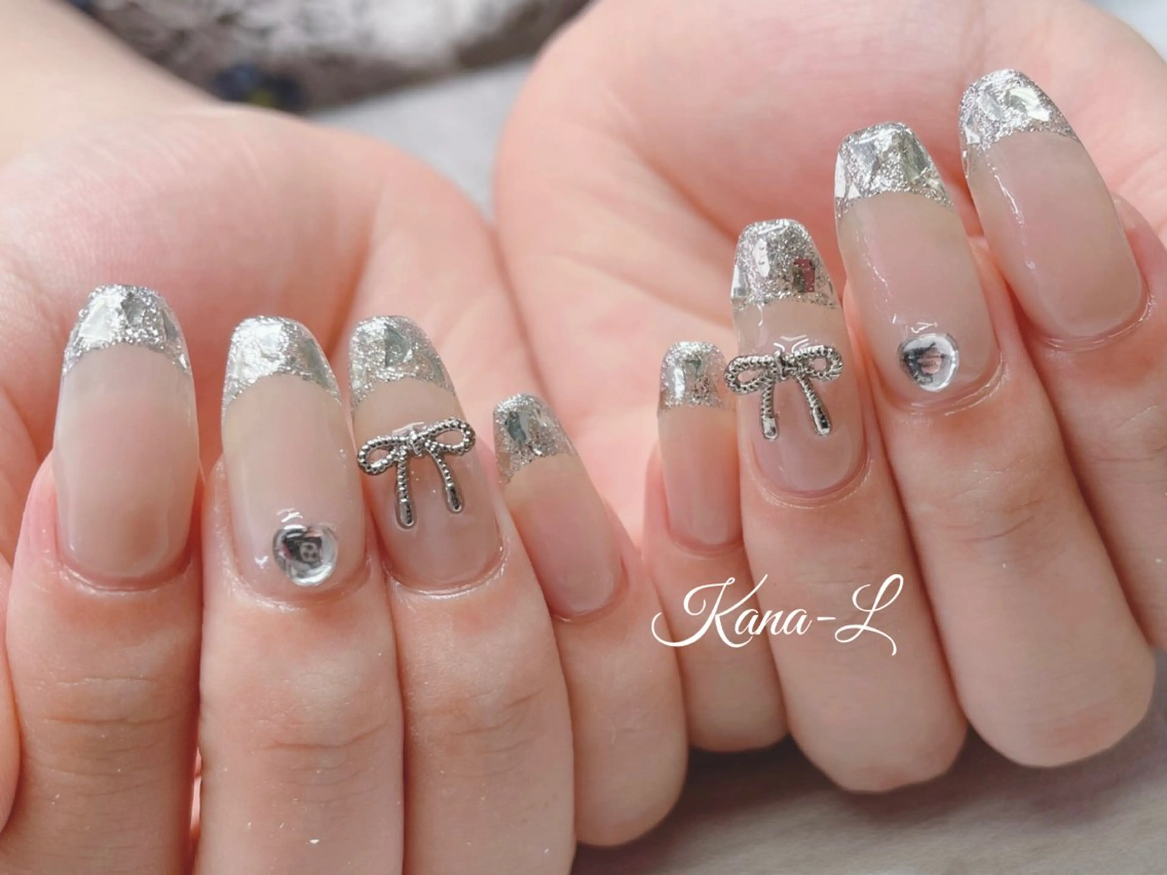 ネイル フレンチネイル ジェルネイル ガラスフレンチ ラメ(グリッター) パラジェル 芦辺 香奈のネイルデザイン