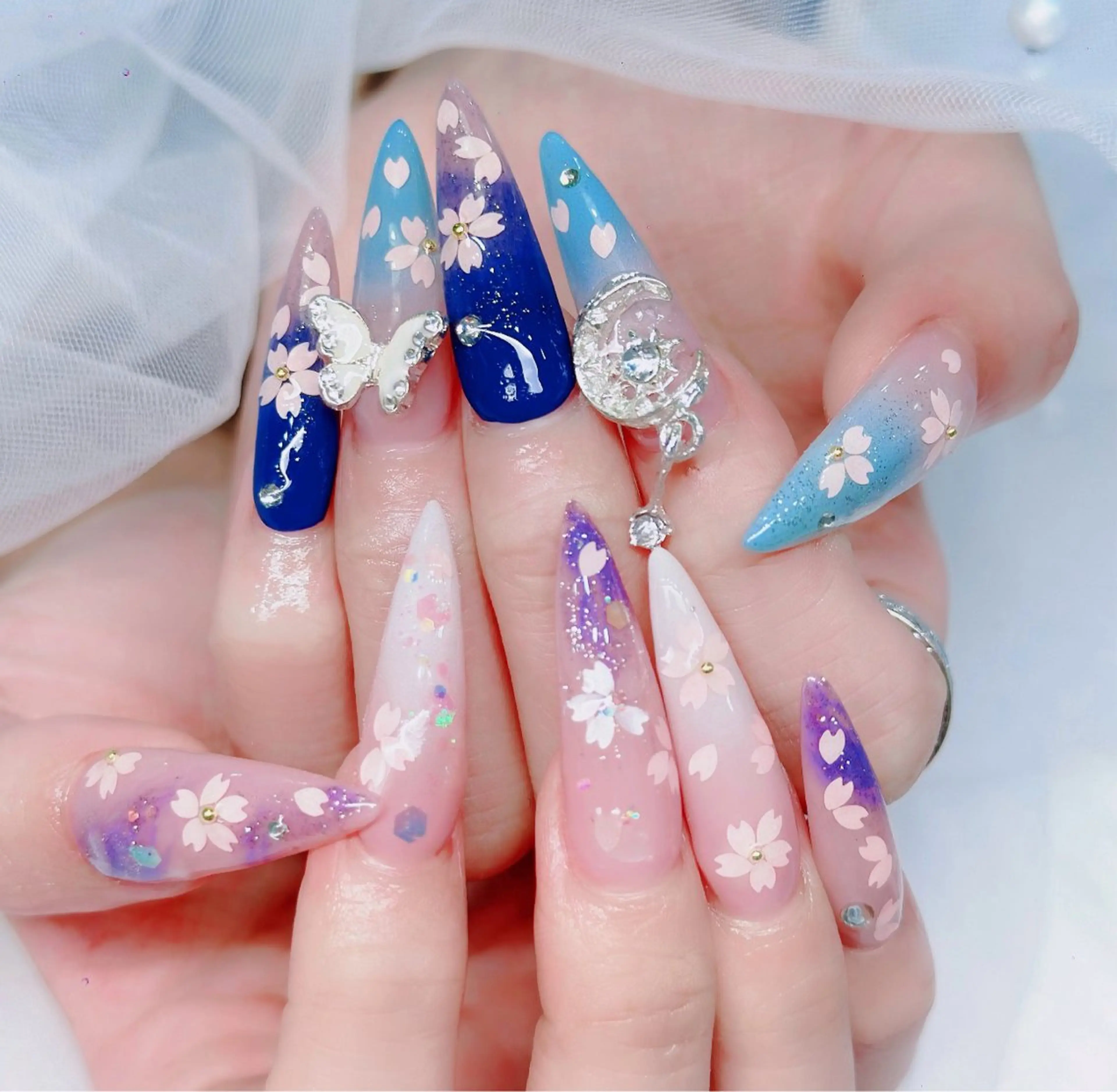 ネイル 長さ出し フレンチネイル 韓国ネイル レース マグネットネイル 波 なみのネイルデザイン