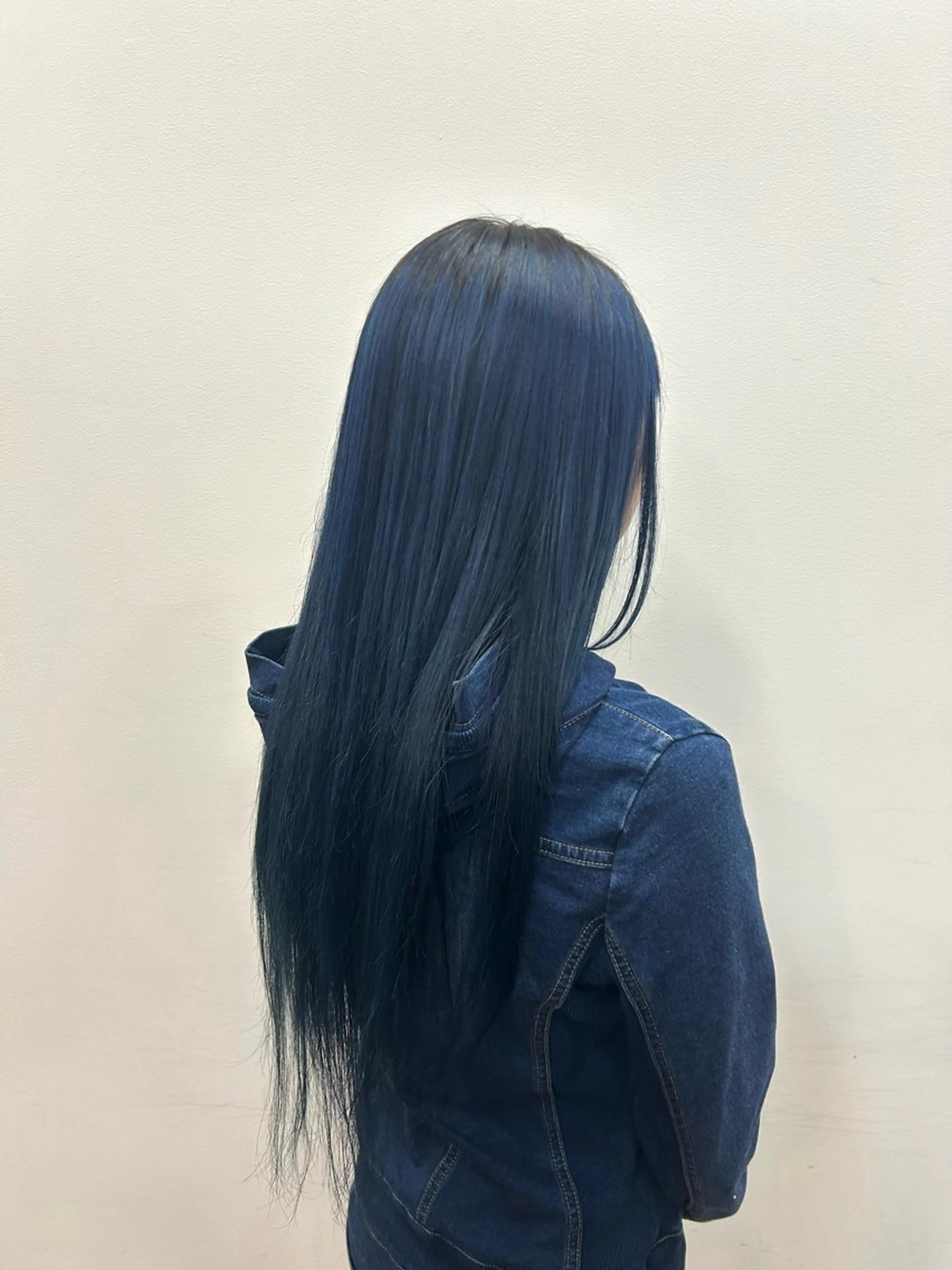 ロング カラー 東山 紗月のヘアスタイル