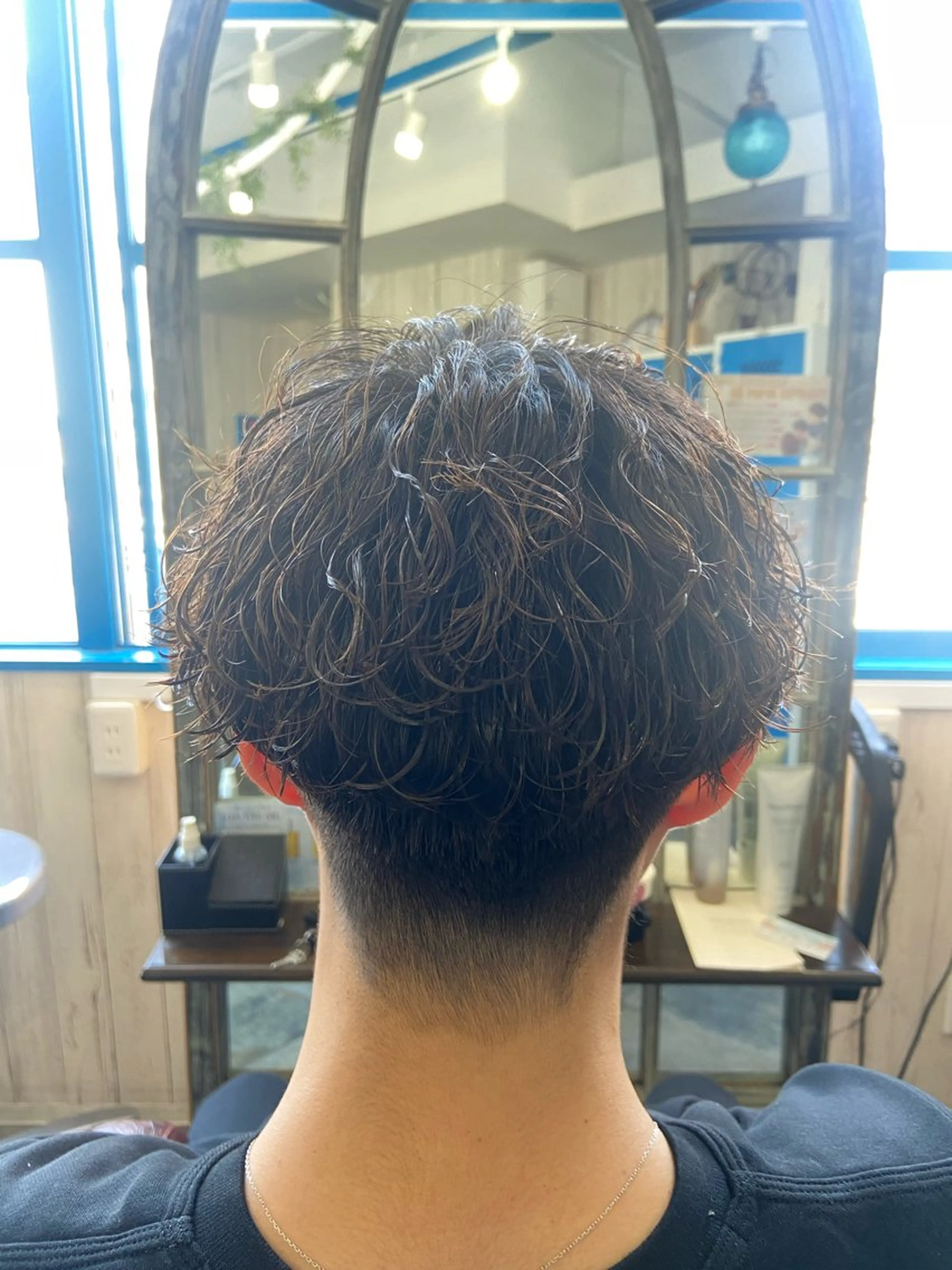 ショート パーマ メンズ 波巻きパーマ カット パーマ カットパーマ✂️ 小坂田玲亜のヘアスタイル