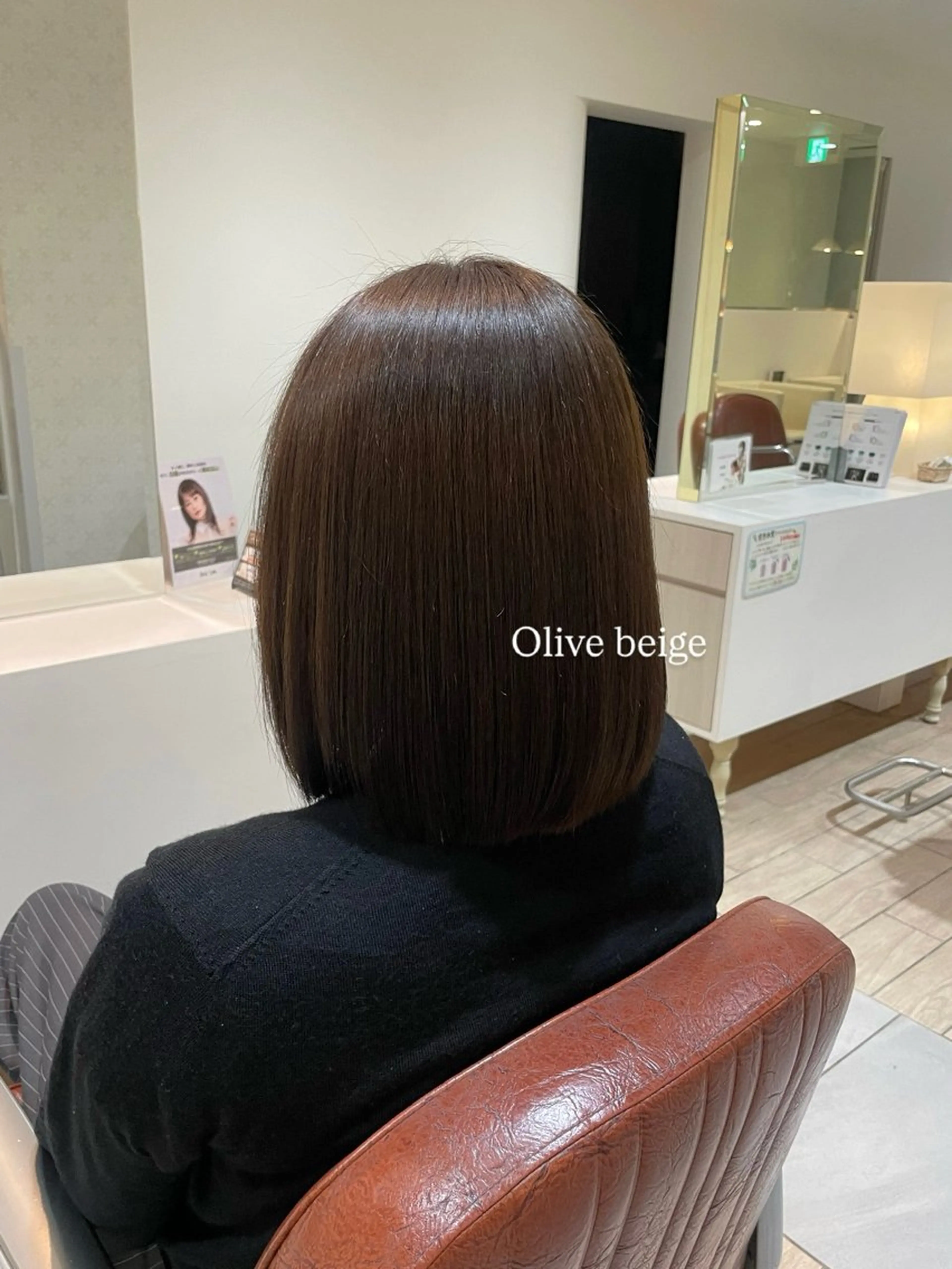 ミディアム カラー ベージュカラー 透明感カラー オリーブベージュ ヘアカラー 磯引 美菜のヘアスタイル