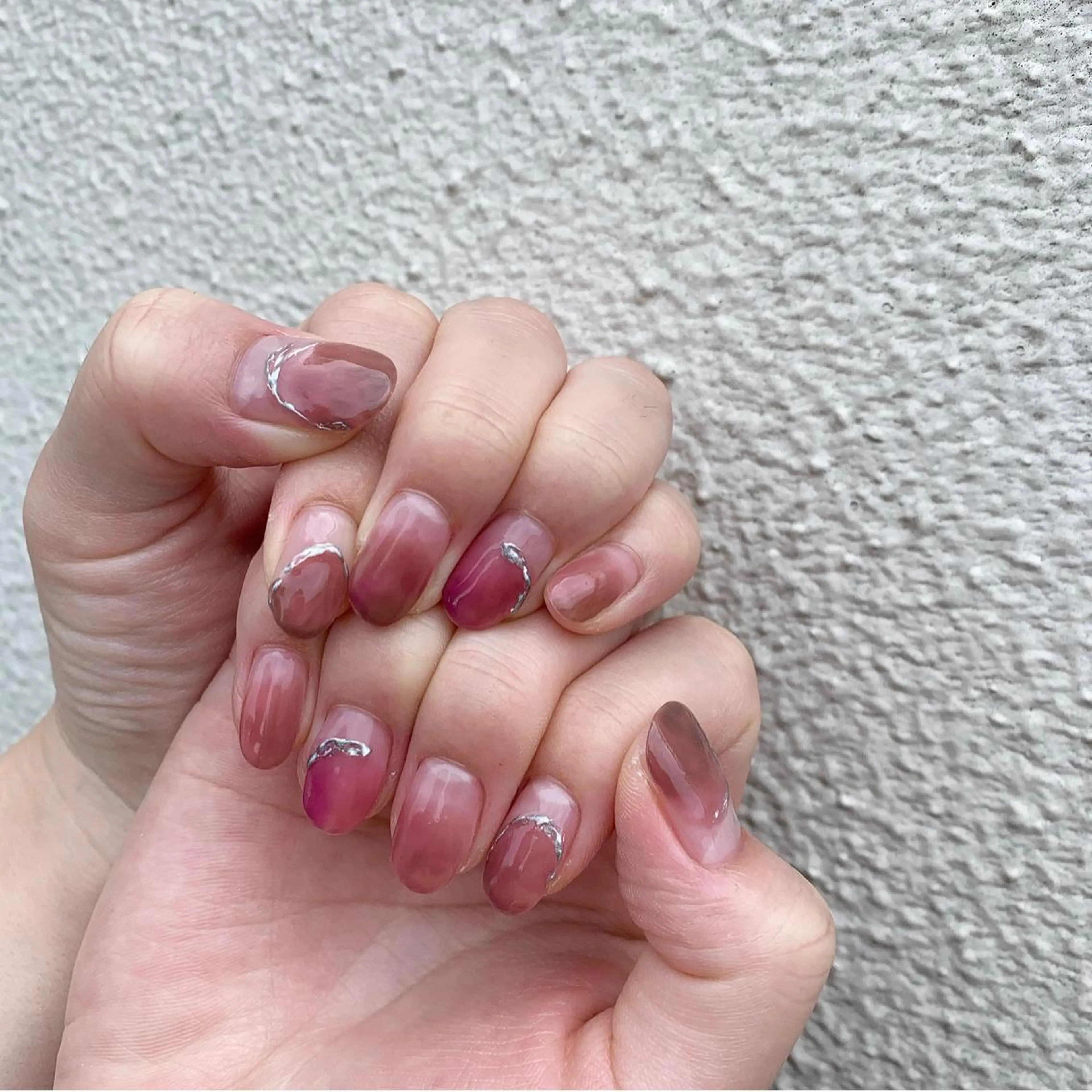 ネイル ブラウン 持ち込み ピンク ハンドネイル 佐藤 穂乃香のネイルデザイン