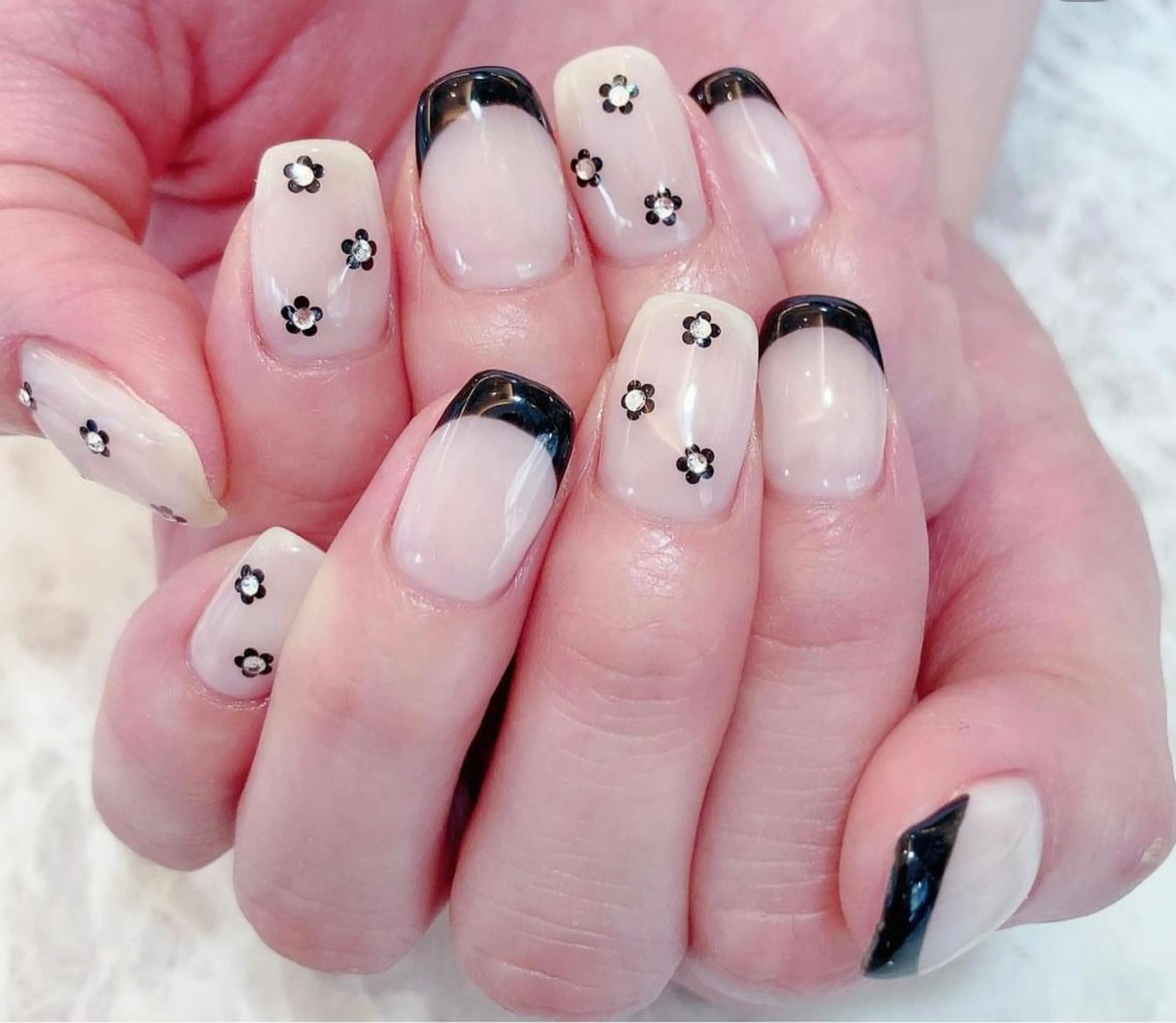 ネイル ハンドネイル リ サのネイルデザイン