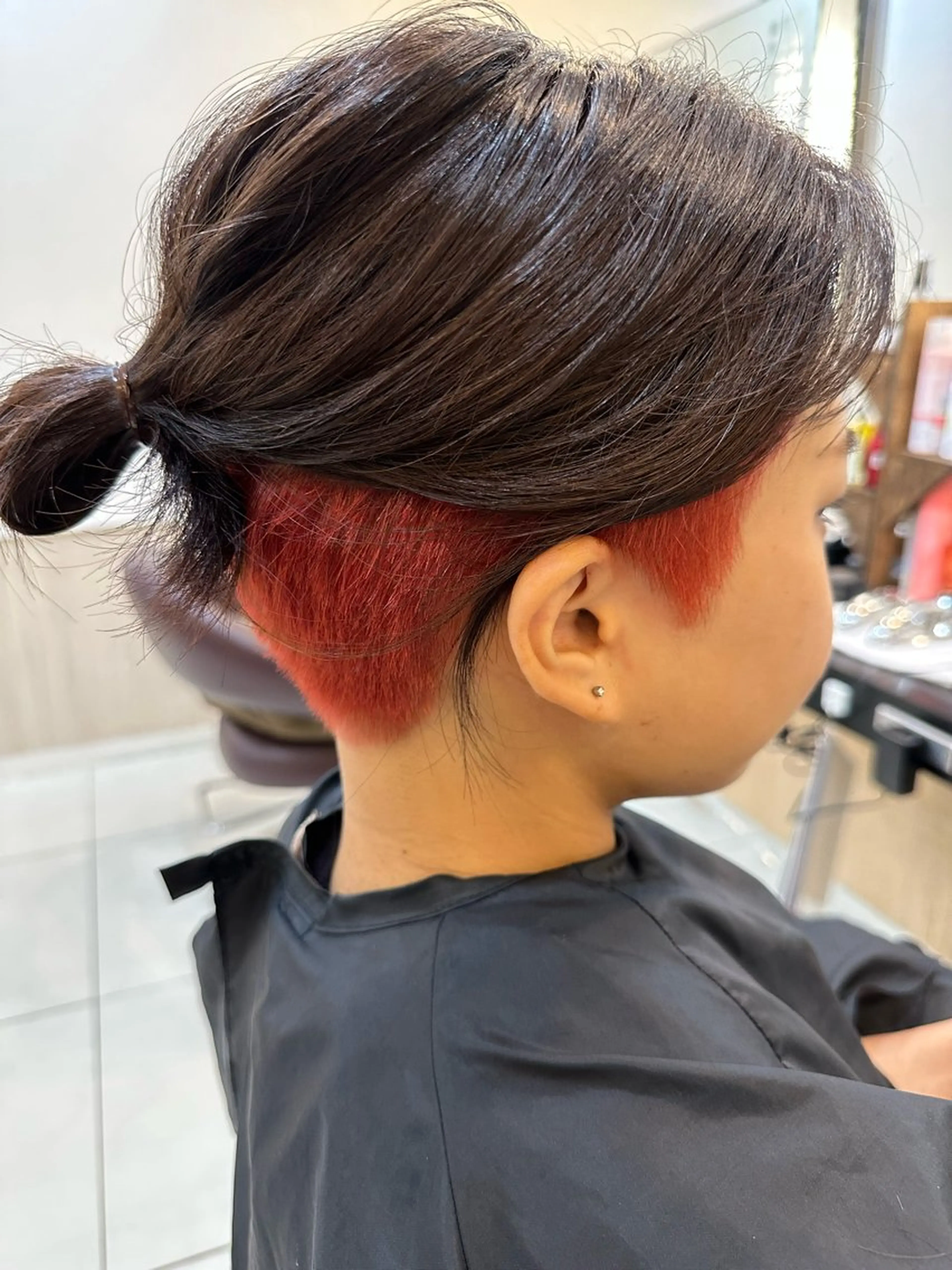 ショート カラー 内田温子大人女性 ハイライト、ボブのヘアスタイル