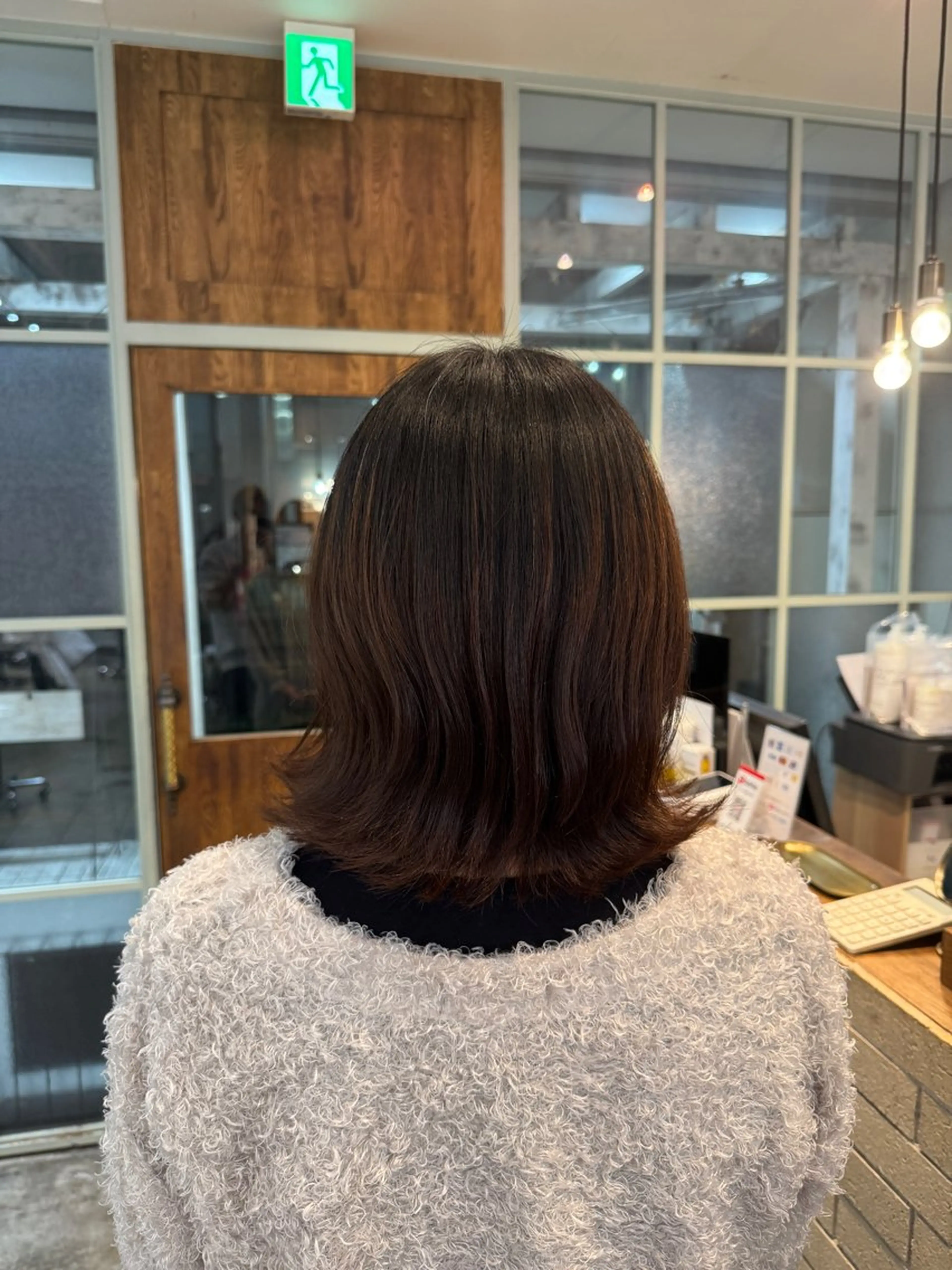 ミディアム ボブ 外ハネヘア ブリーチ無しダブル カラー特化/🫧中村のヘアスタイル