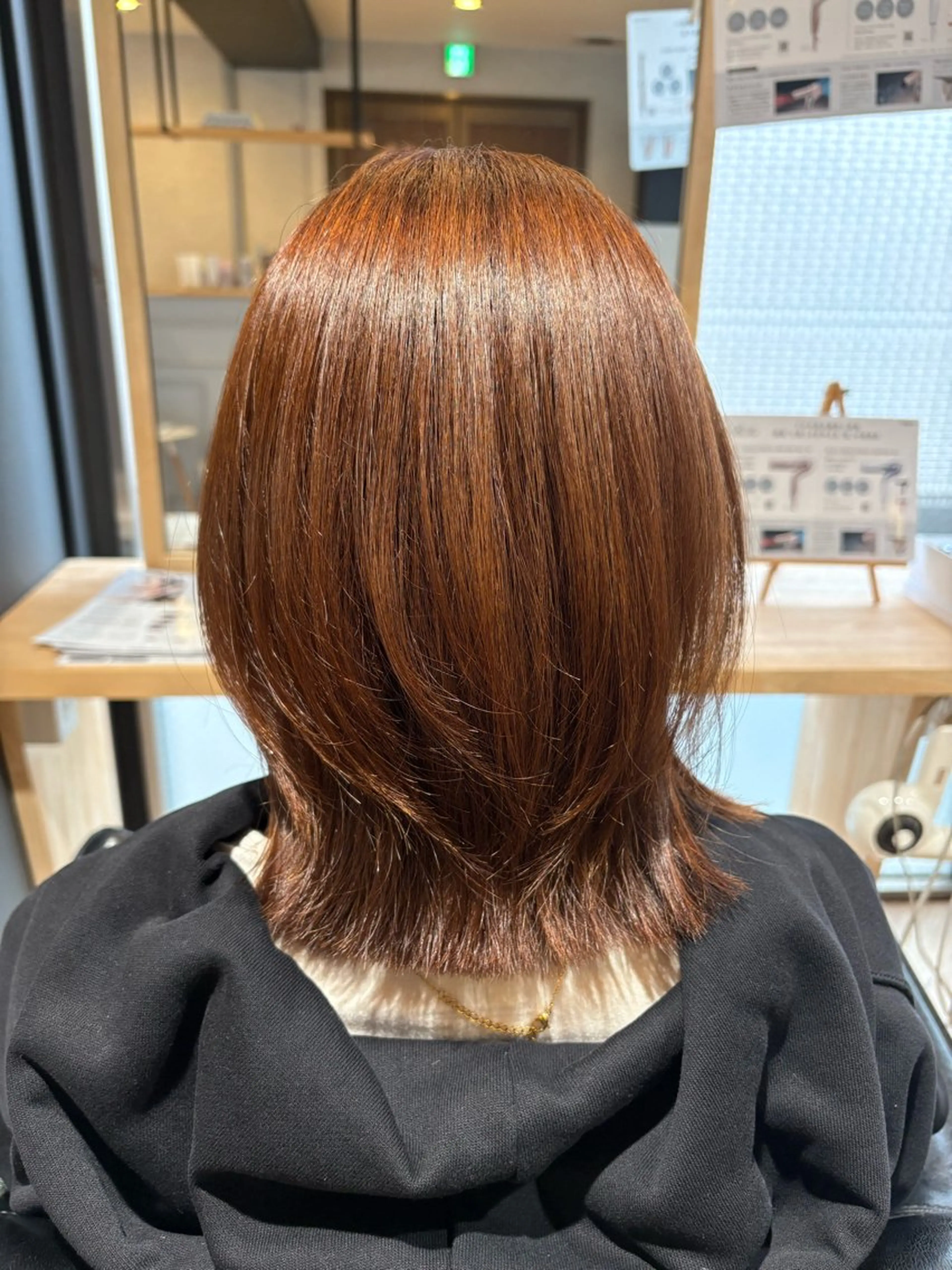 ミディアム くびれヘア くびれレイヤー レイヤーカット カット 荒木 帆香のヘアスタイル