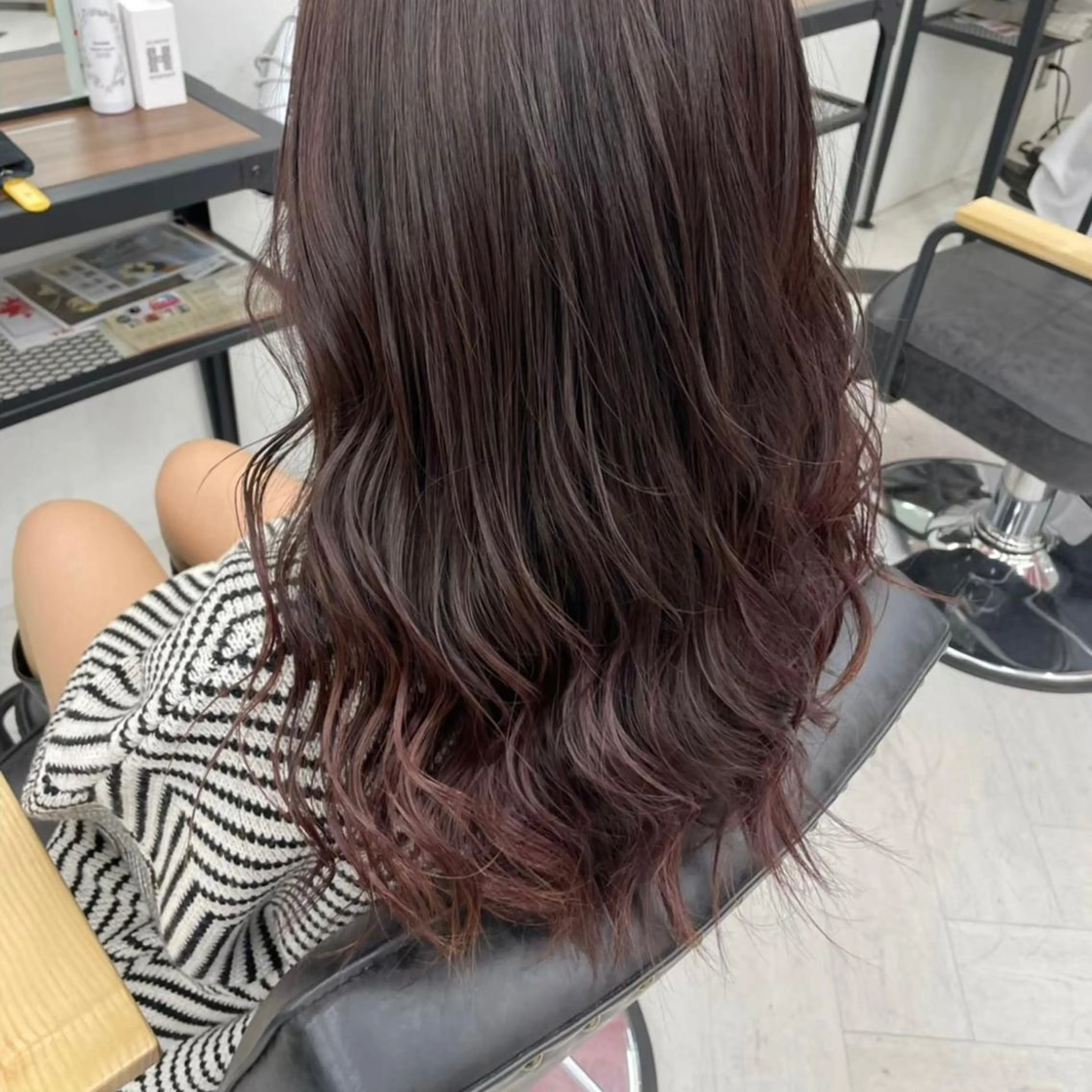ミディアム カラー パーマ ヘアアレンジ メンズ キッズ ネイル マツエク・マツパ アイブロウ ブラウンカラー ラベンダーカラー ラベンダーブラウン カラーマツエク ブラウン mona/ ストレートスタイル✨のヘアスタイル