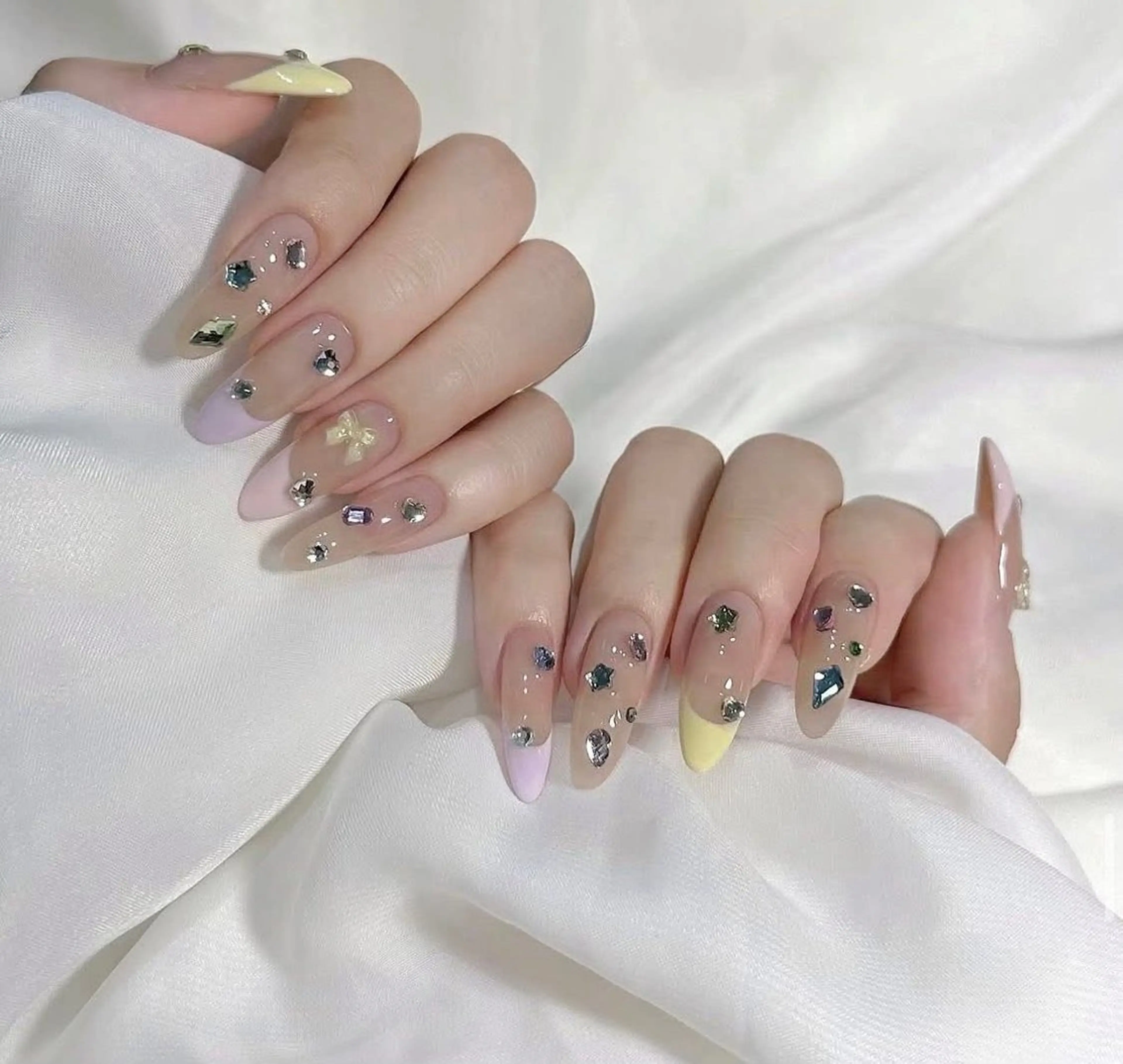 ネイル MQueen ネイルサロンのネイルデザイン