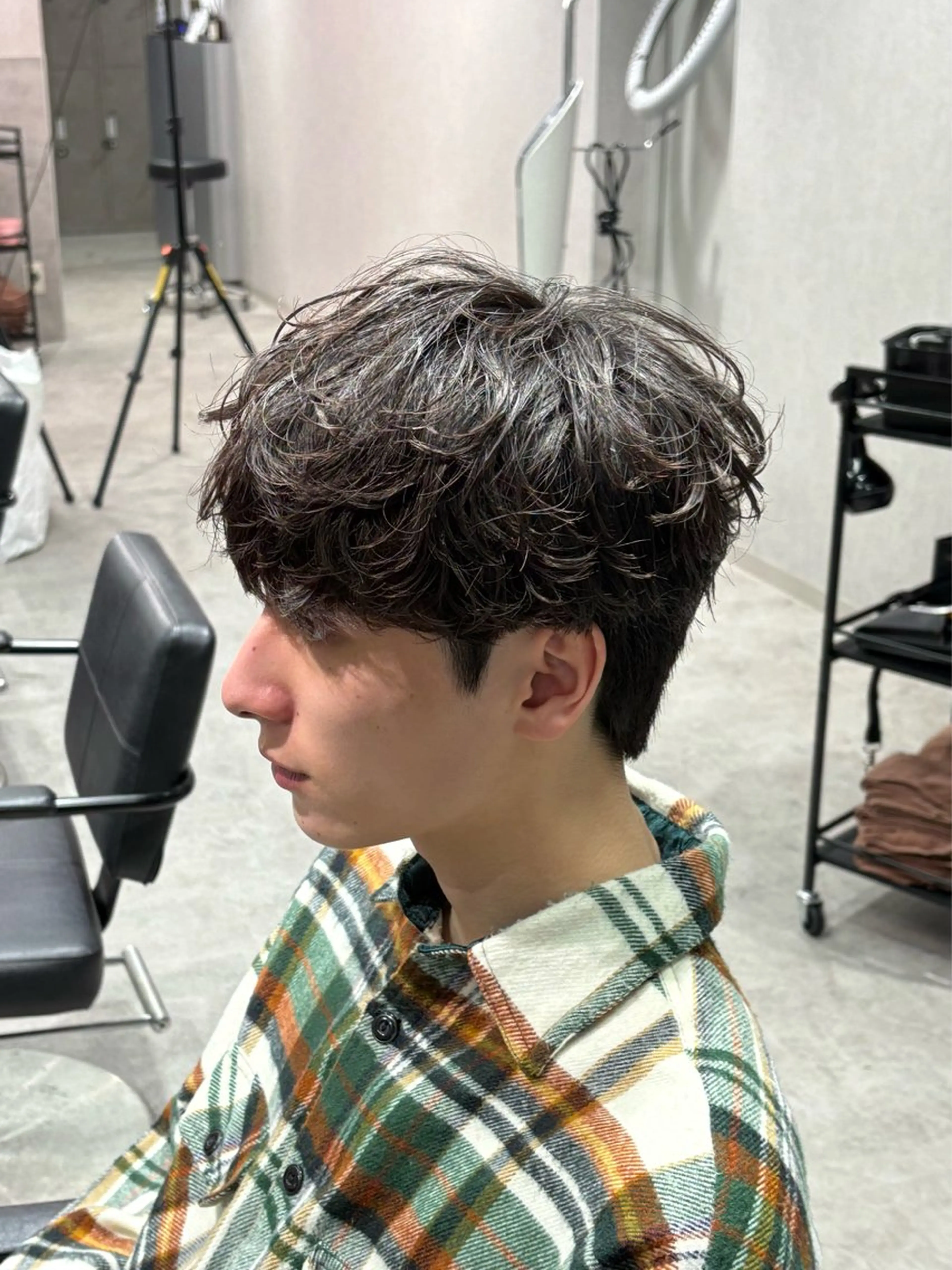 ショート カラー パーマ メンズ カット パーマ 【シャドウパーマ センターパート】義心のヘアスタイル