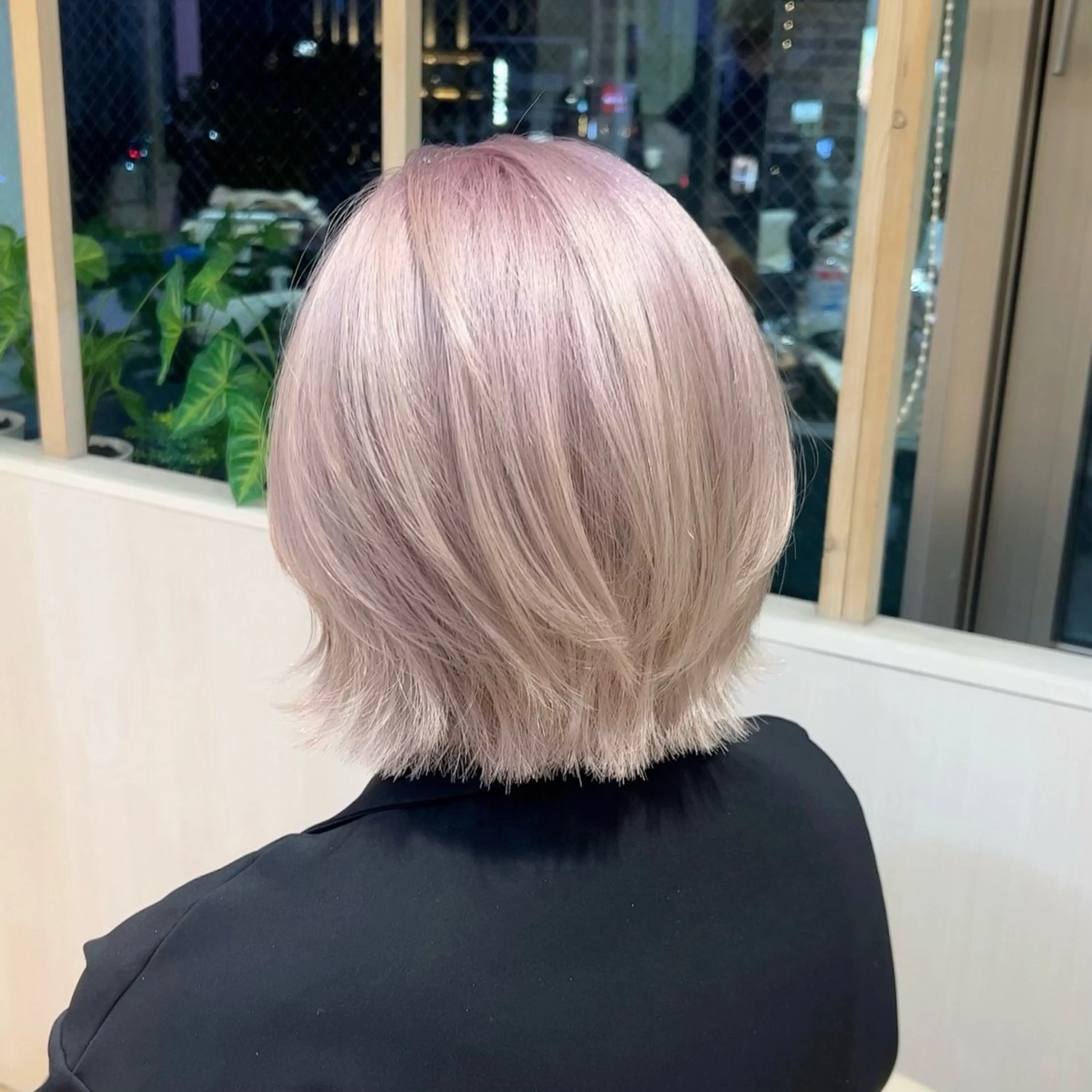 【🌿火曜・木曜 平日限定🌿】ショート/ボブカット＋ 艶カラー ＋ダメージケアトリートメントの写真