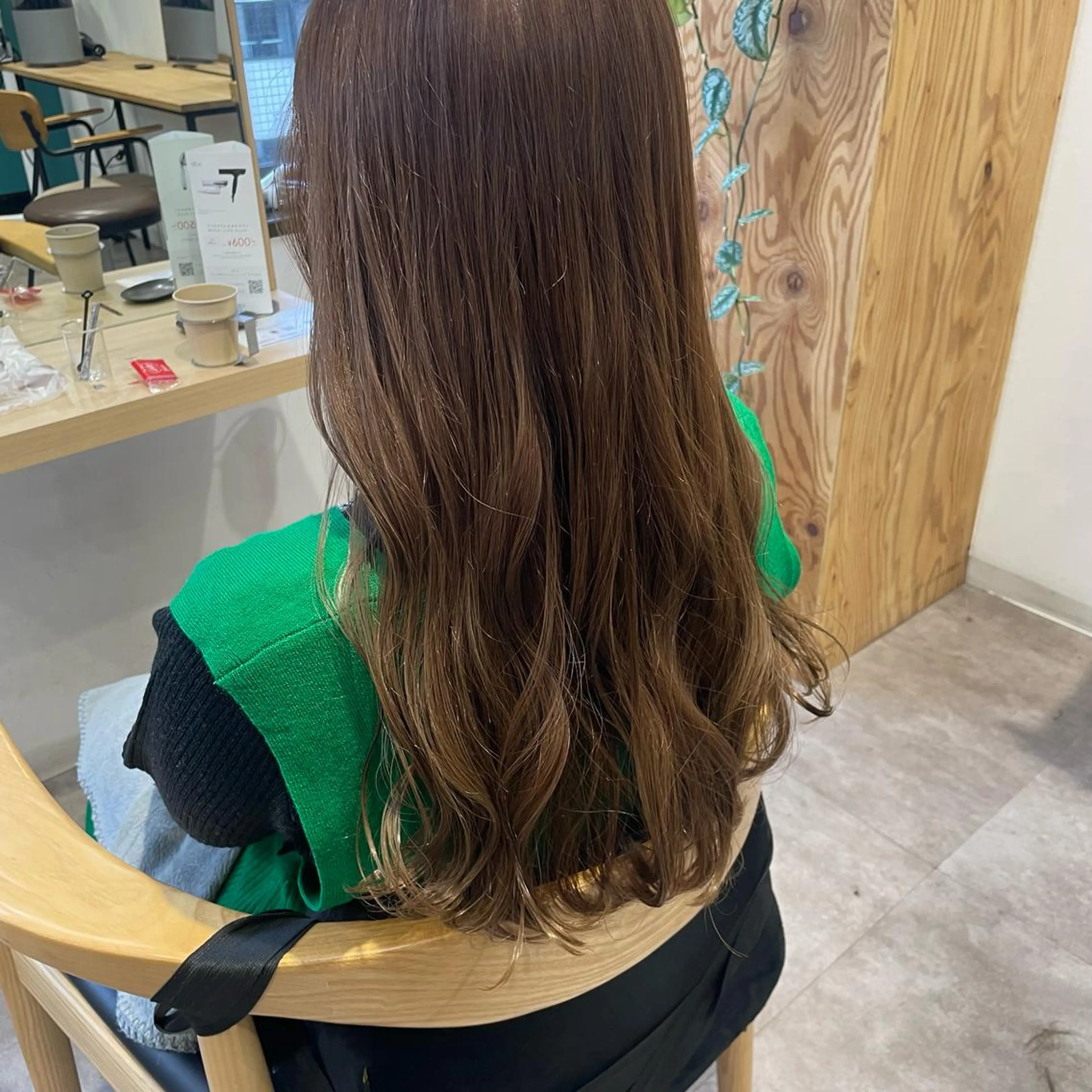 ロング カラー ベージュカラー ミルクティーベージュ カット ヘアカラー トリートメント AMANE🌼 ハヤシサオリのヘアスタイル