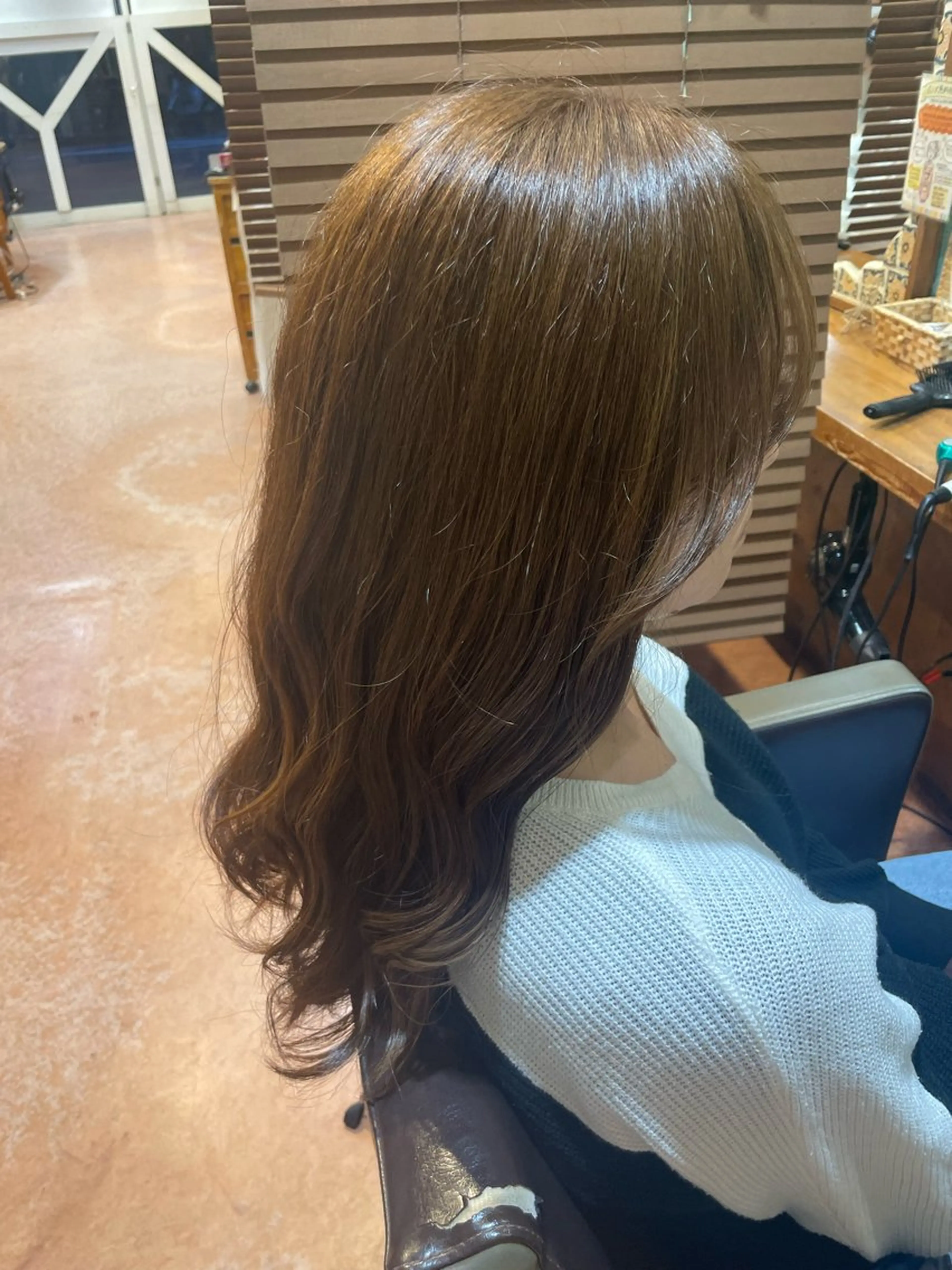 ロング カラー ベージュカラー ブリーチ ブリーチなしカラー オリーブベージュ ar北千住 あやみのヘアスタイル