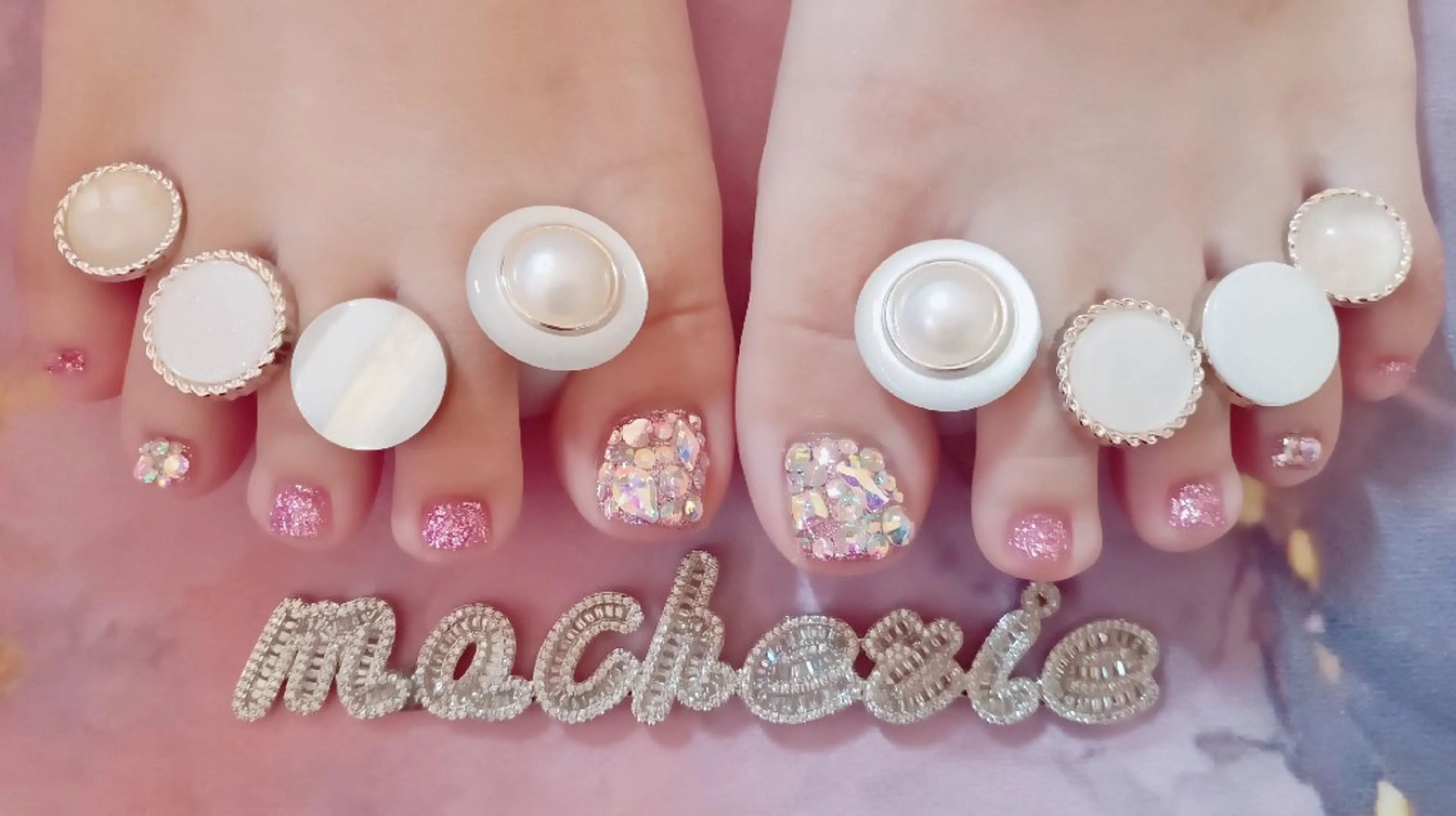 ネイル キラキラネイル ピンク フットネイル Nail Salon macherieのネイルデザイン