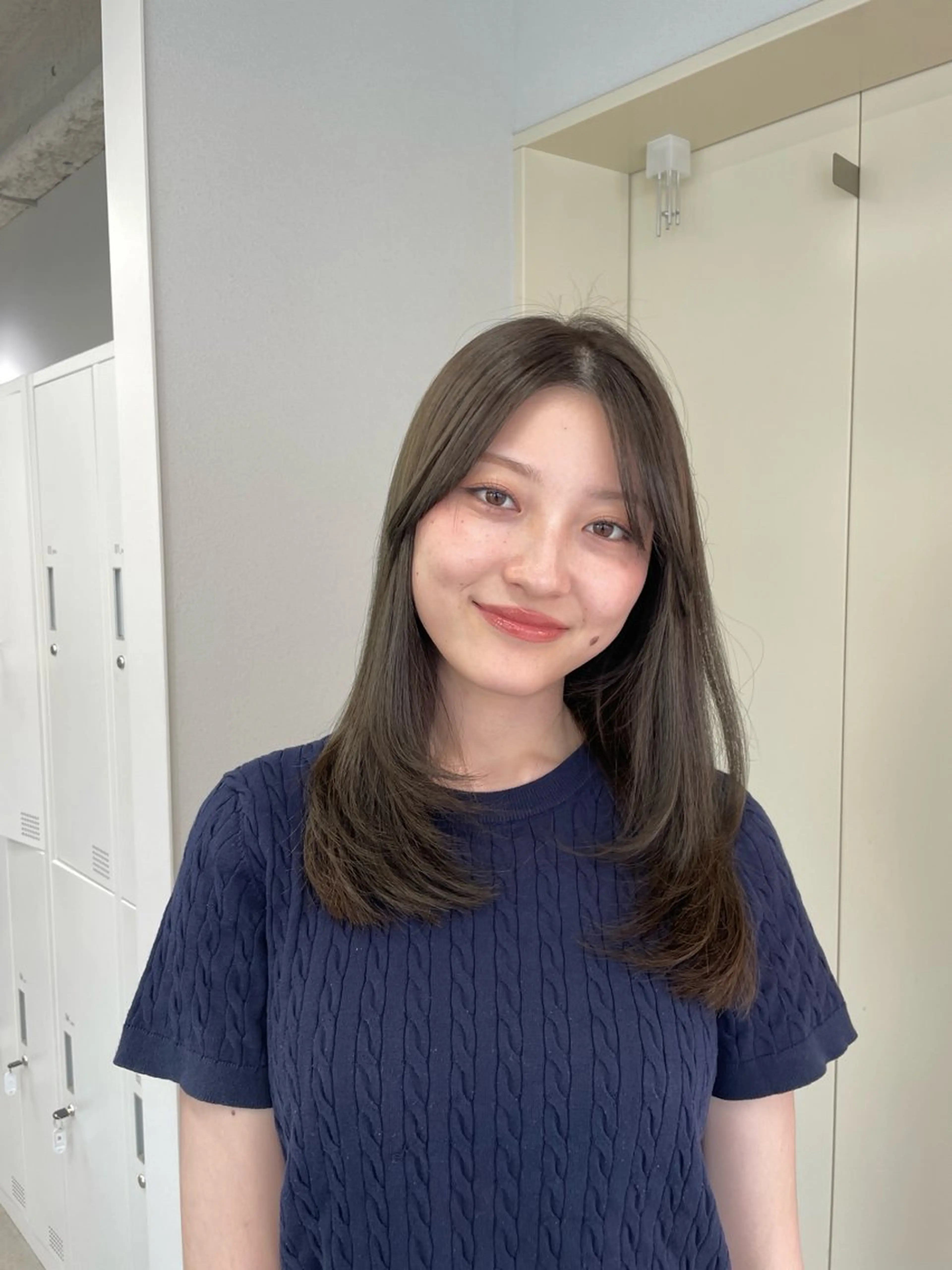 ミディアム ヘアカラー ブリーチなし透明感 🪄aoi🤎のヘアスタイル