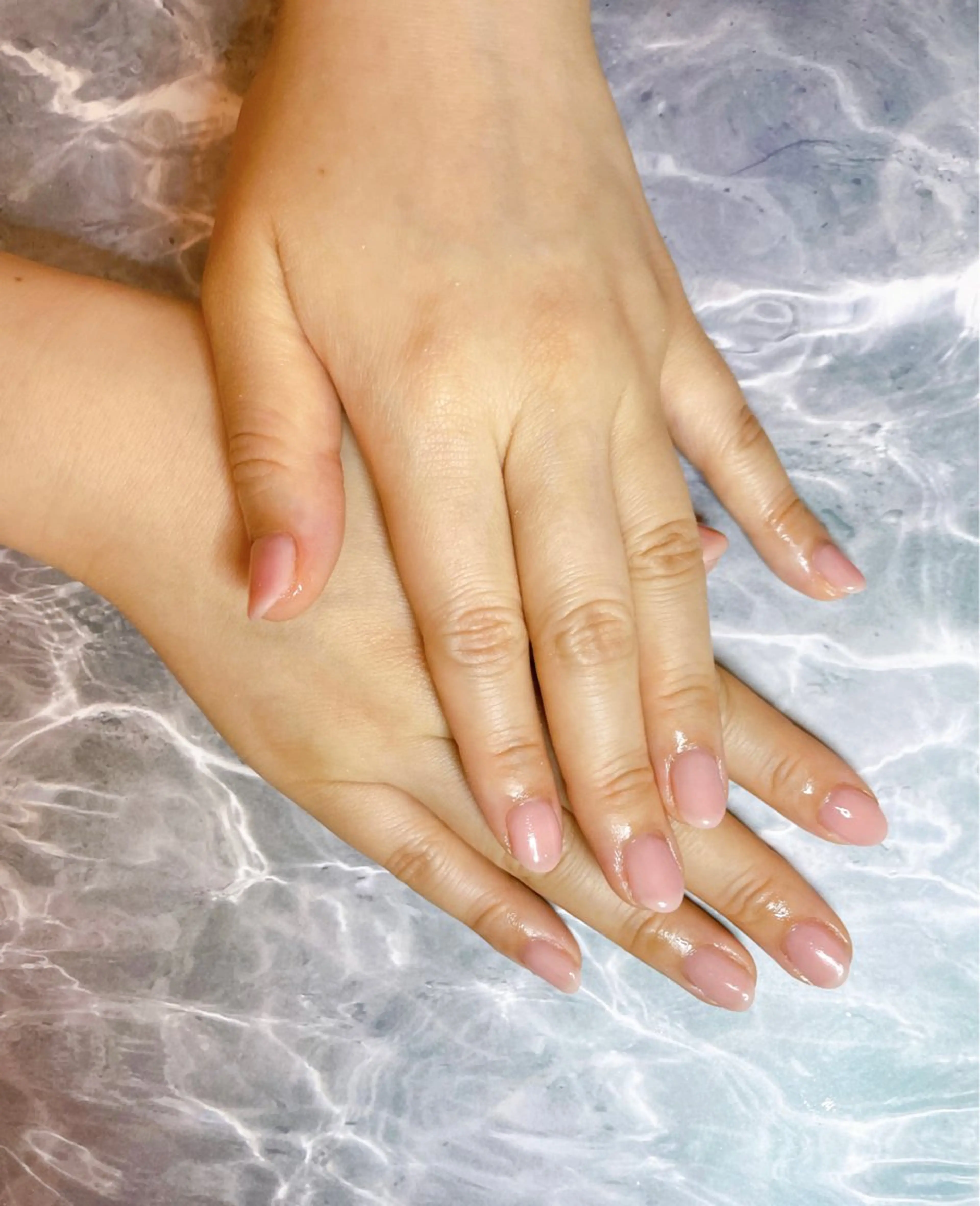 ネイル オフィスネイル ワンカラーネイル ピンク Melia by attrait🌿杏のネイルデザイン