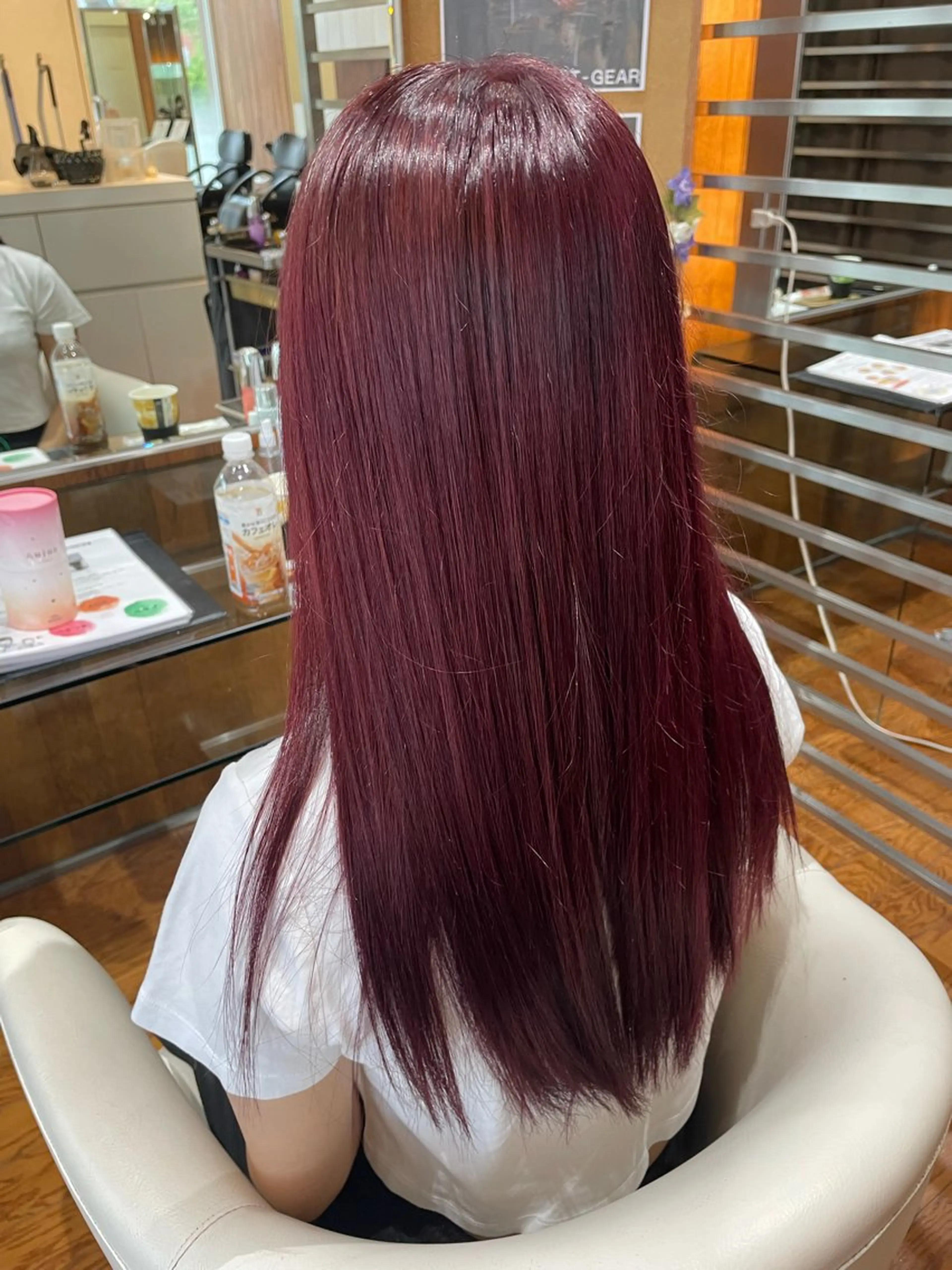 ロング カラー ブリーチ カシス ピンクカラー レッドカラー ヘアカラー Canon/ インナーカラー/小倉のヘアスタイル