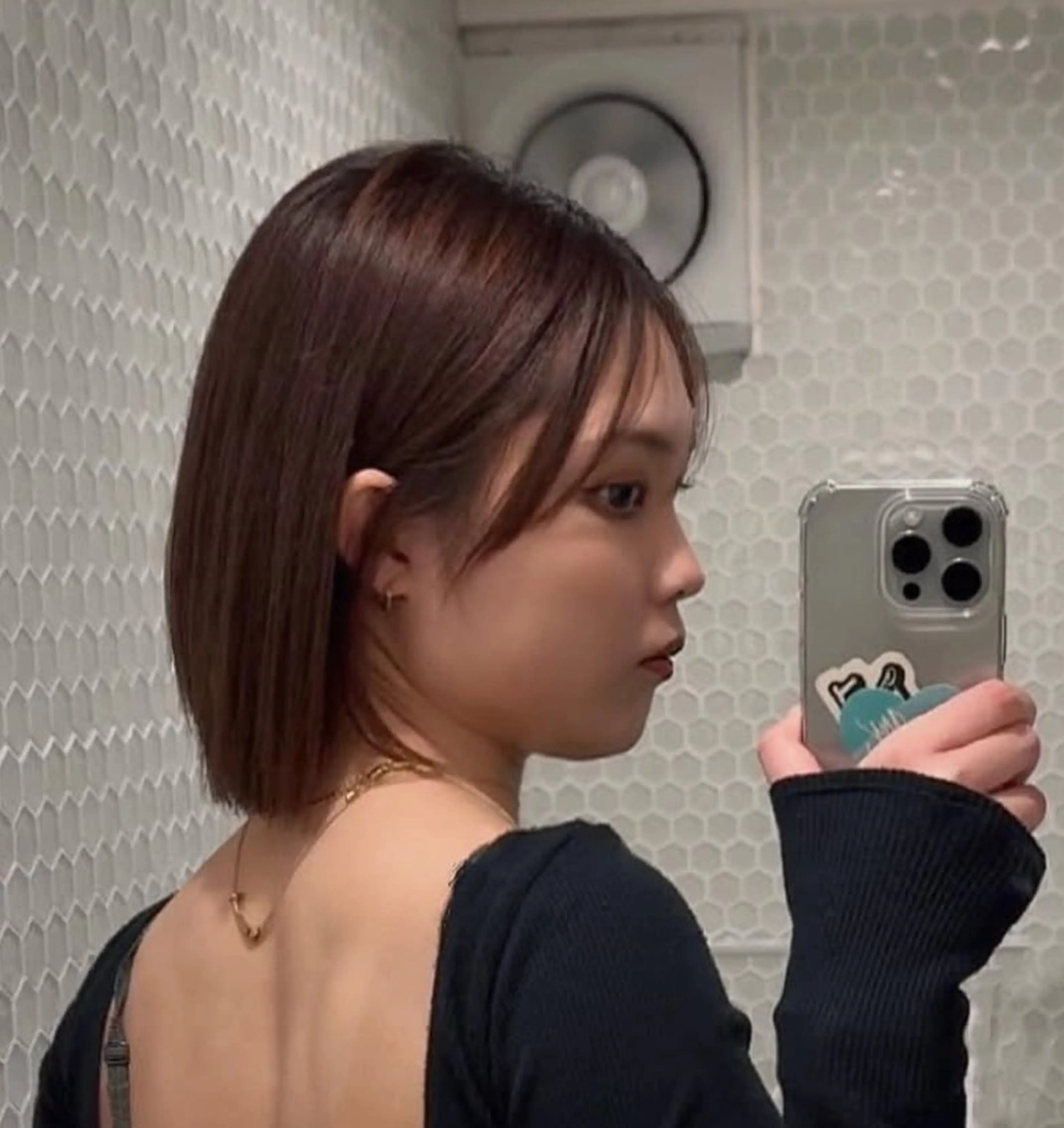 ショート カット ヘアカラー ぱつっとボブ/透明感 カラー/Ayakaのヘアスタイル