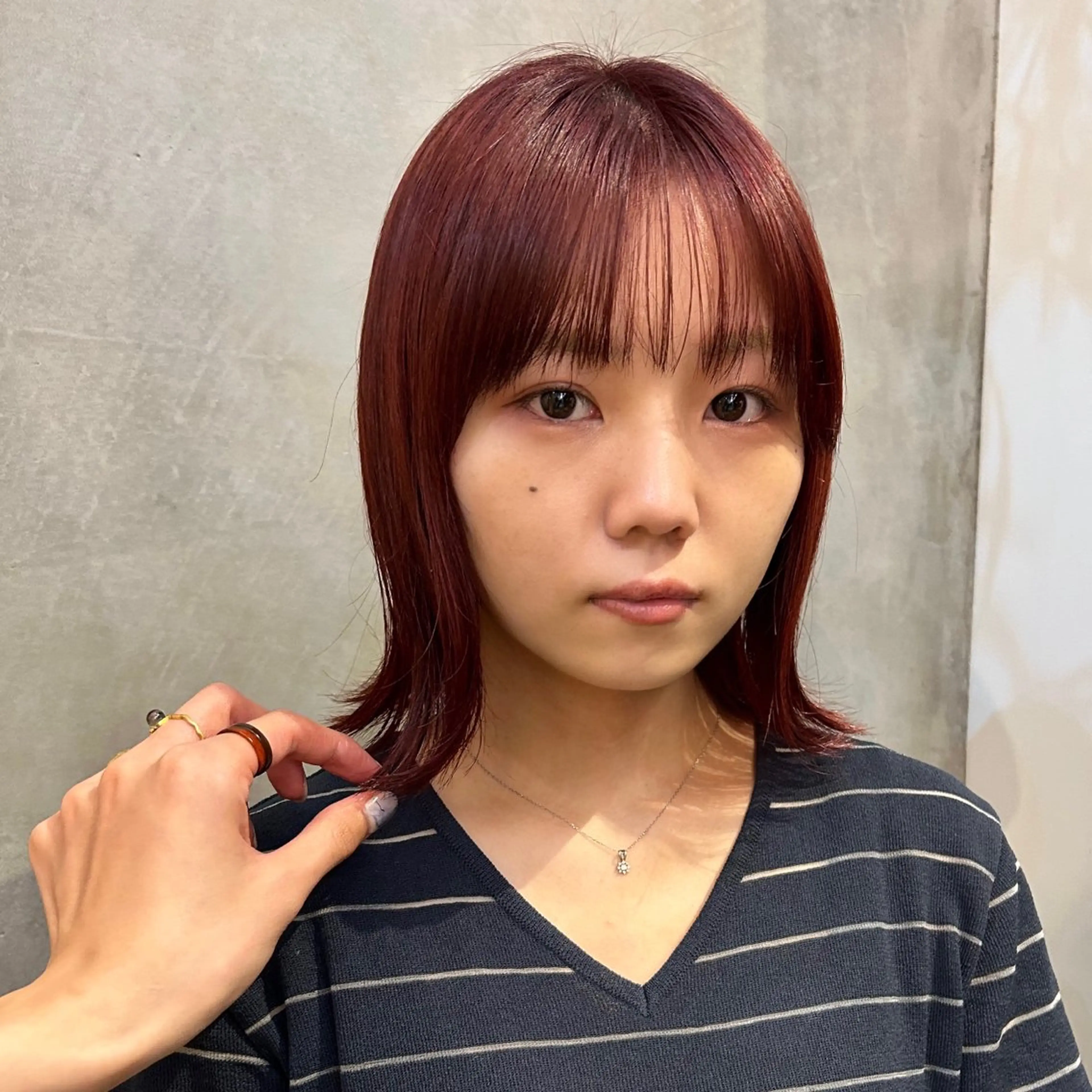 ミディアム カラー ボルドーカラー ハイトーンカラー レッドカラー ボブ ショート/ウルフ ハイトーン/カイセイのヘアスタイル