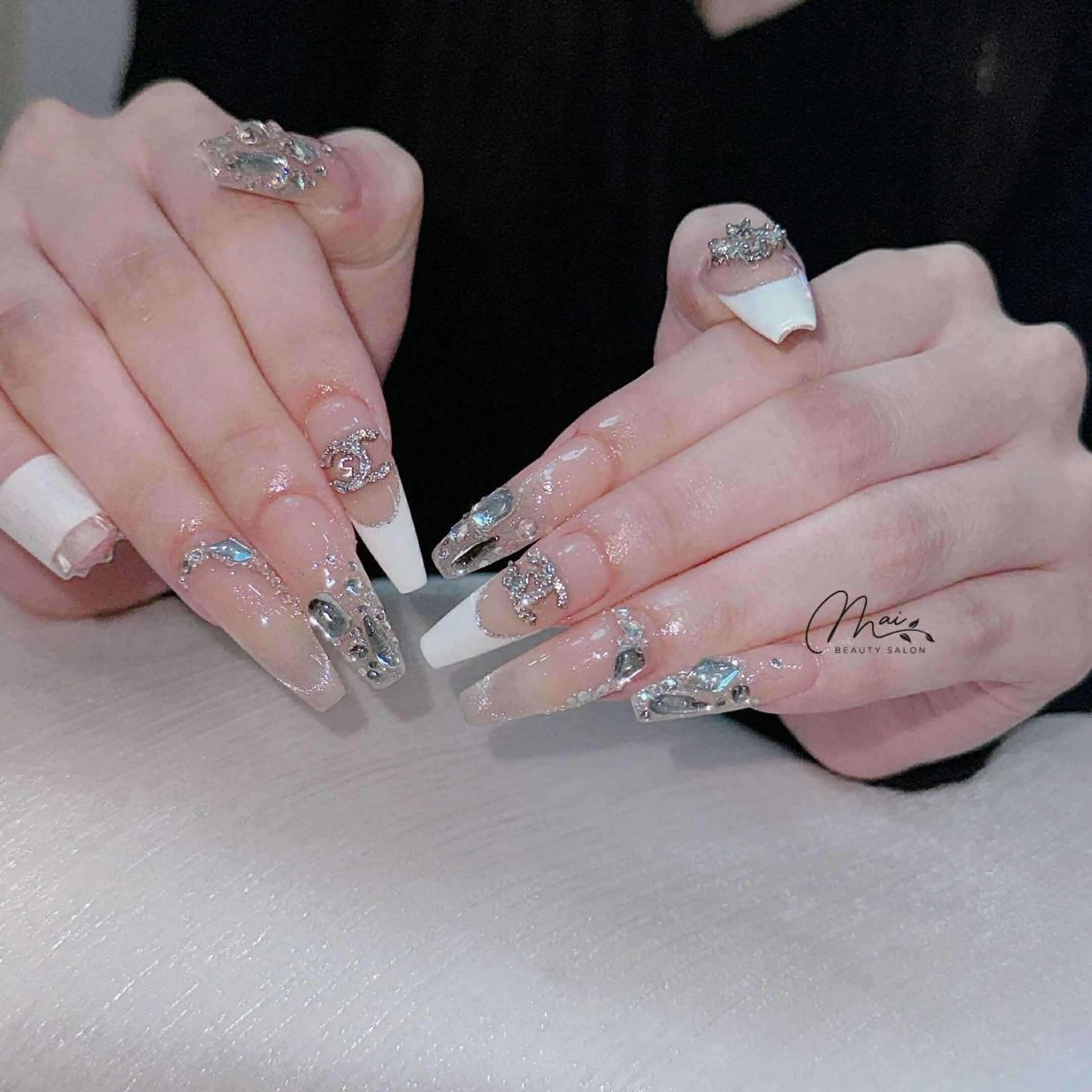 ネイル オーロラネイル チークネイル 長さ出し フラッシュネイル フットネイル MaiBeauty HaNaのネイルデザイン