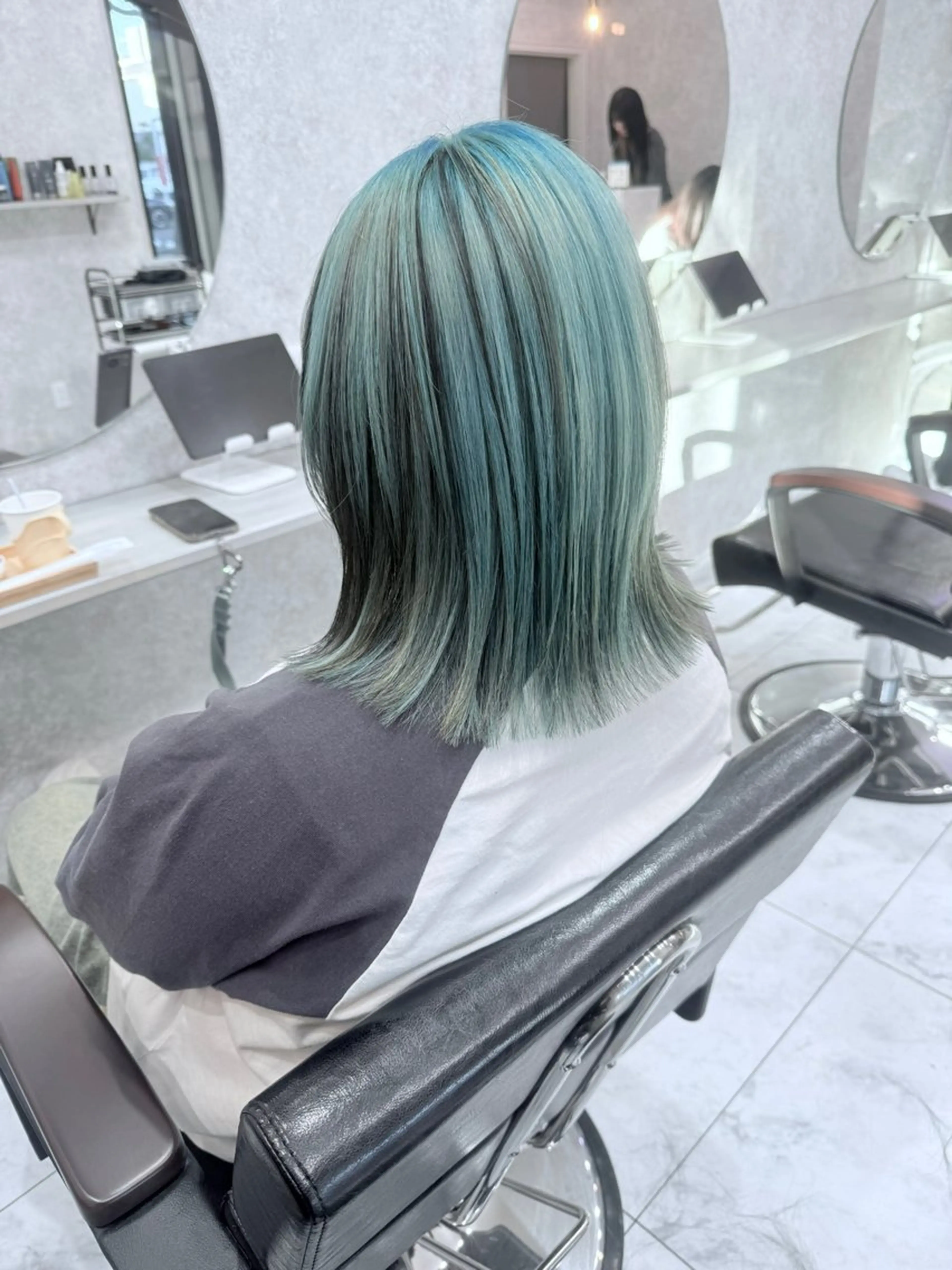 ミディアム カラー ブリーチ ケアブリーチ デザインカラー ダブルカラー ハイトーンカラー ヘアカラー 🌈派手髪ハイトーン 🌈鈴木亮太🌈のヘアスタイル