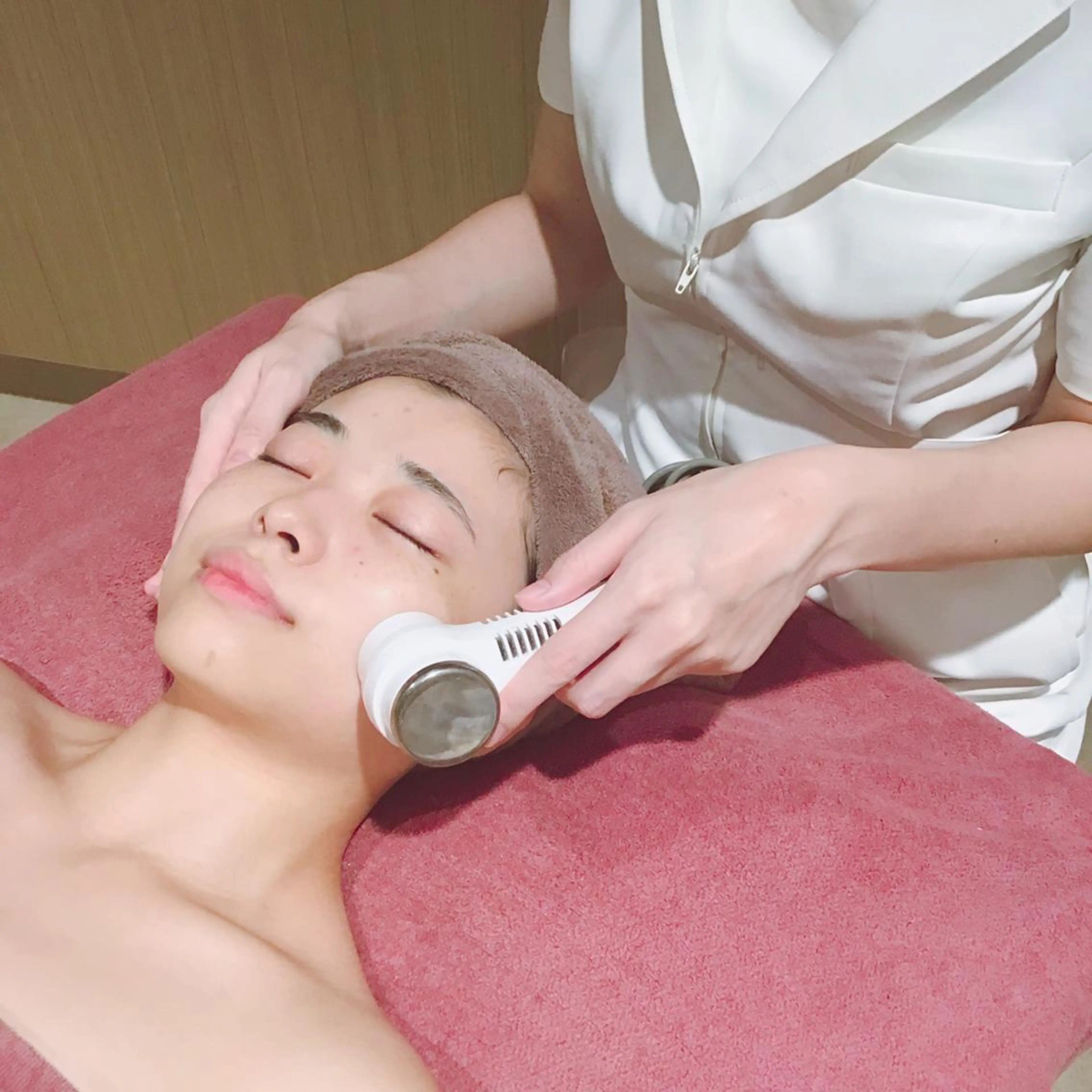 U24限定💖自分史上最高のお肌へ💖クリニック監修の贅沢エステでモチぷるツヤ肌🌟赤ら顔やシミにケアでどんなお肌も改善の写真