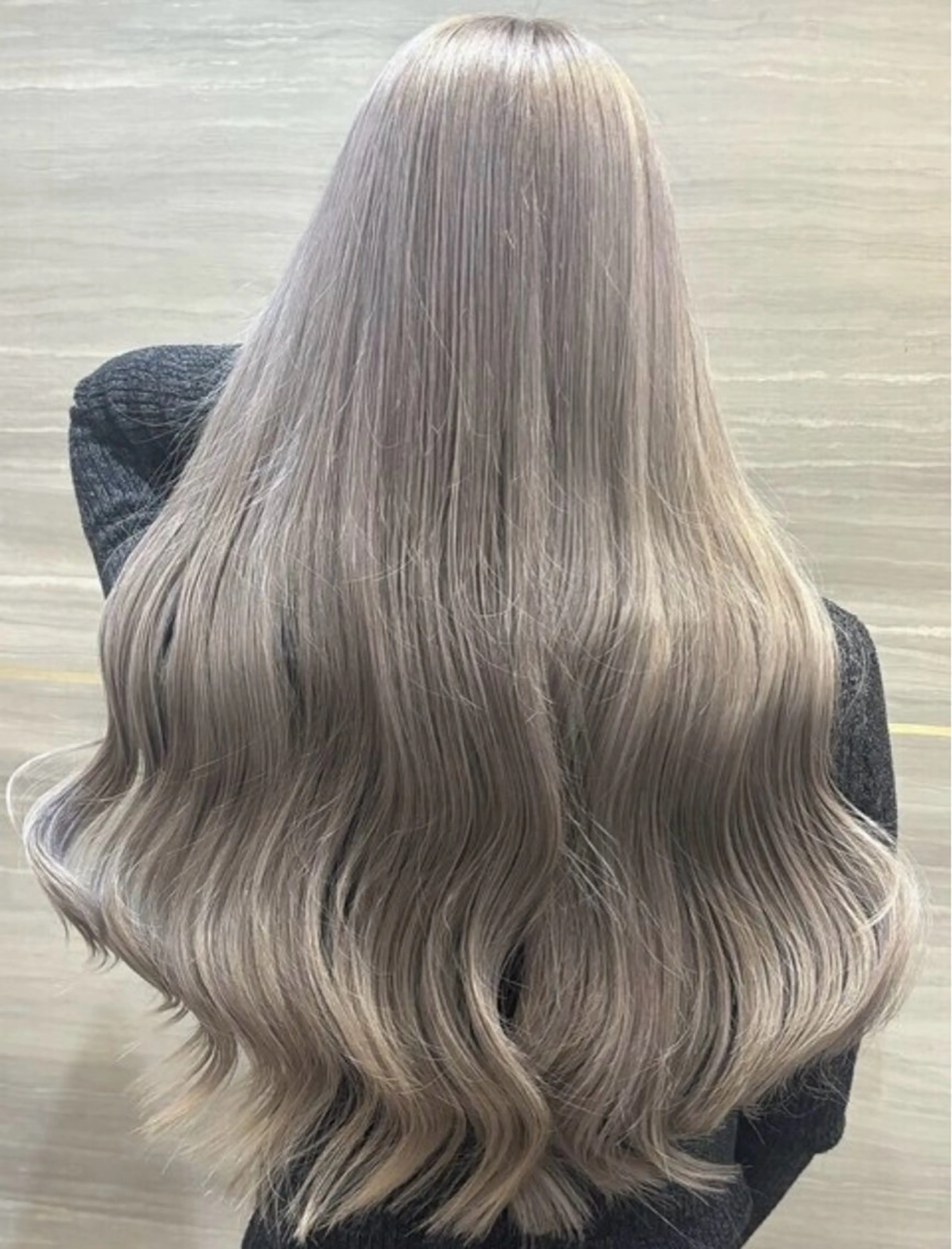 ロング カラー 🤍るい🤍ブリーチ モデル募集中🪽🫧のヘアスタイル