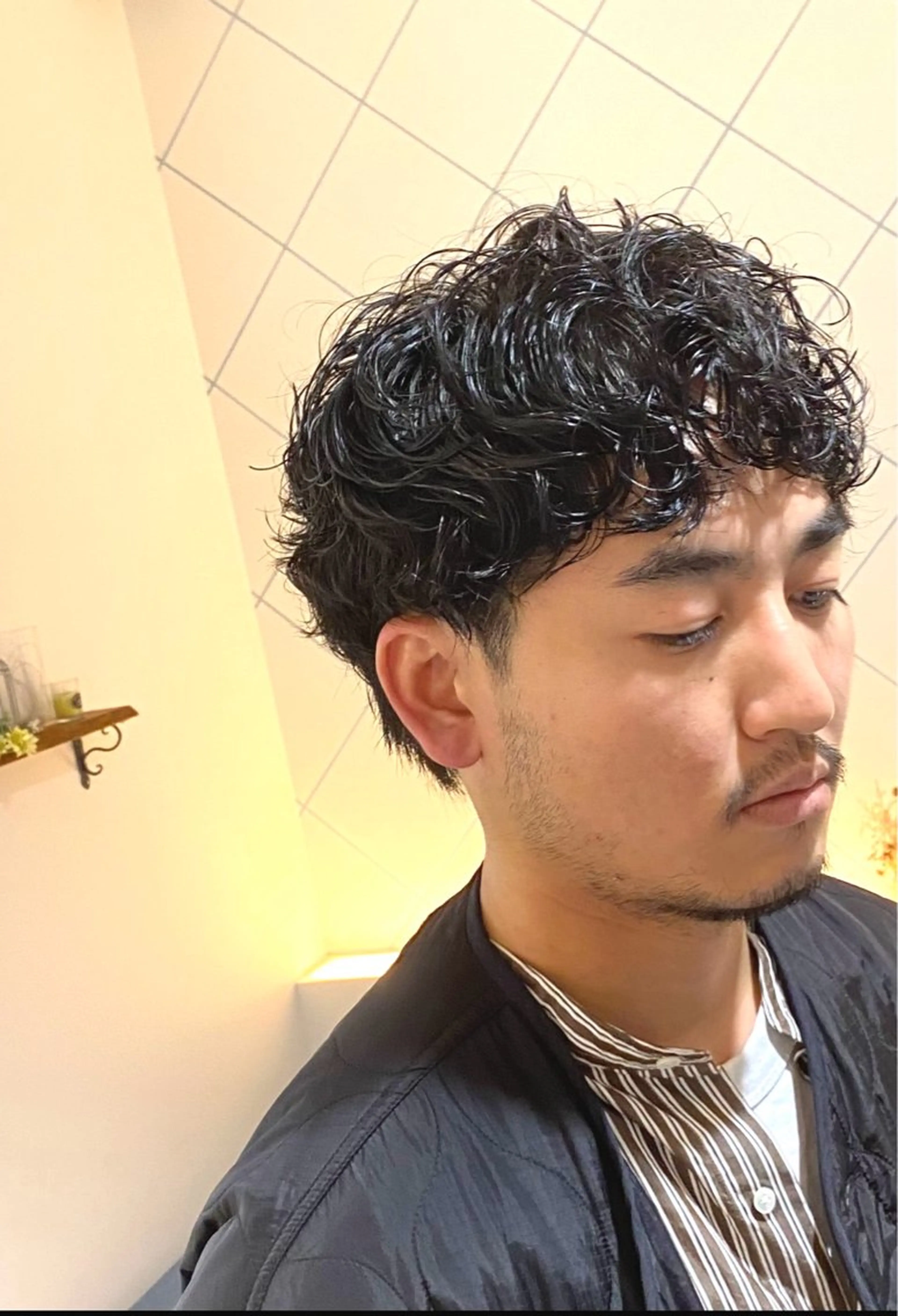 ショート パーマ メンズ カット パーマ 饒平名 知也のヘアスタイル