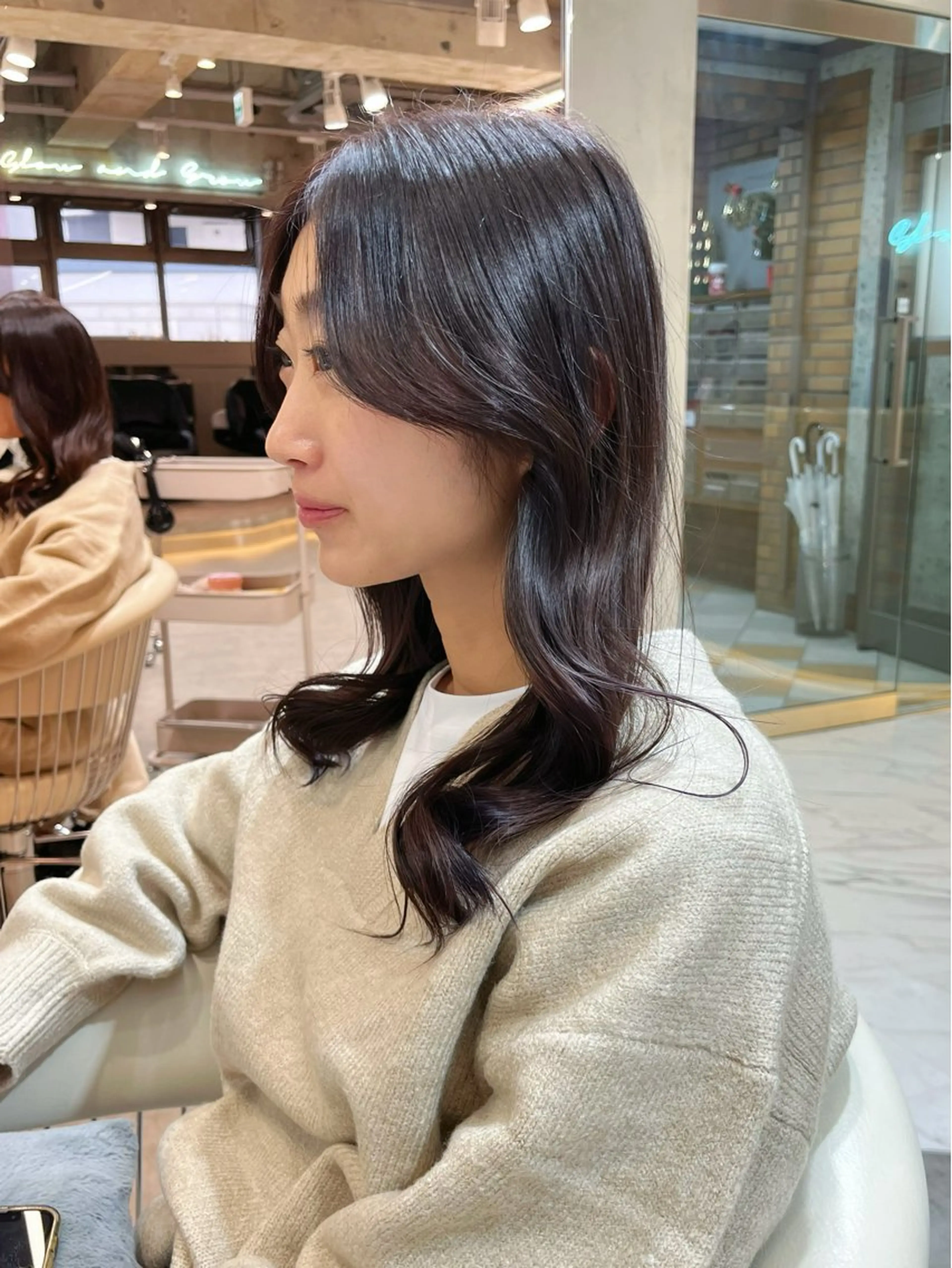 ロング カラー 透明感カラー グレージュ ラベンダーカラー 顔周りカット 韓国風ヘア レイヤーカット、ボブ GLROWのヘアスタイル