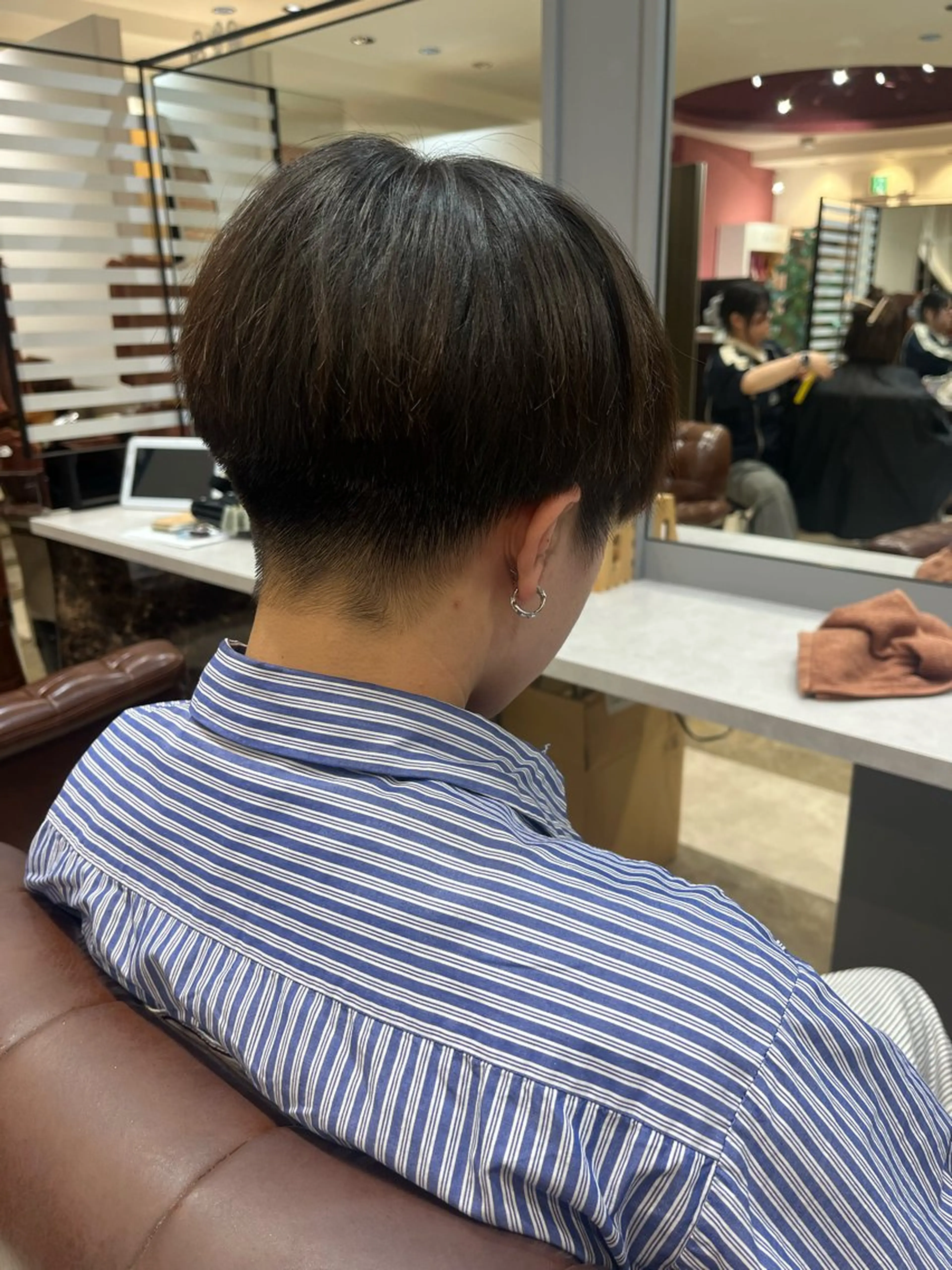 ショート 鳥見 若菜のヘアスタイル