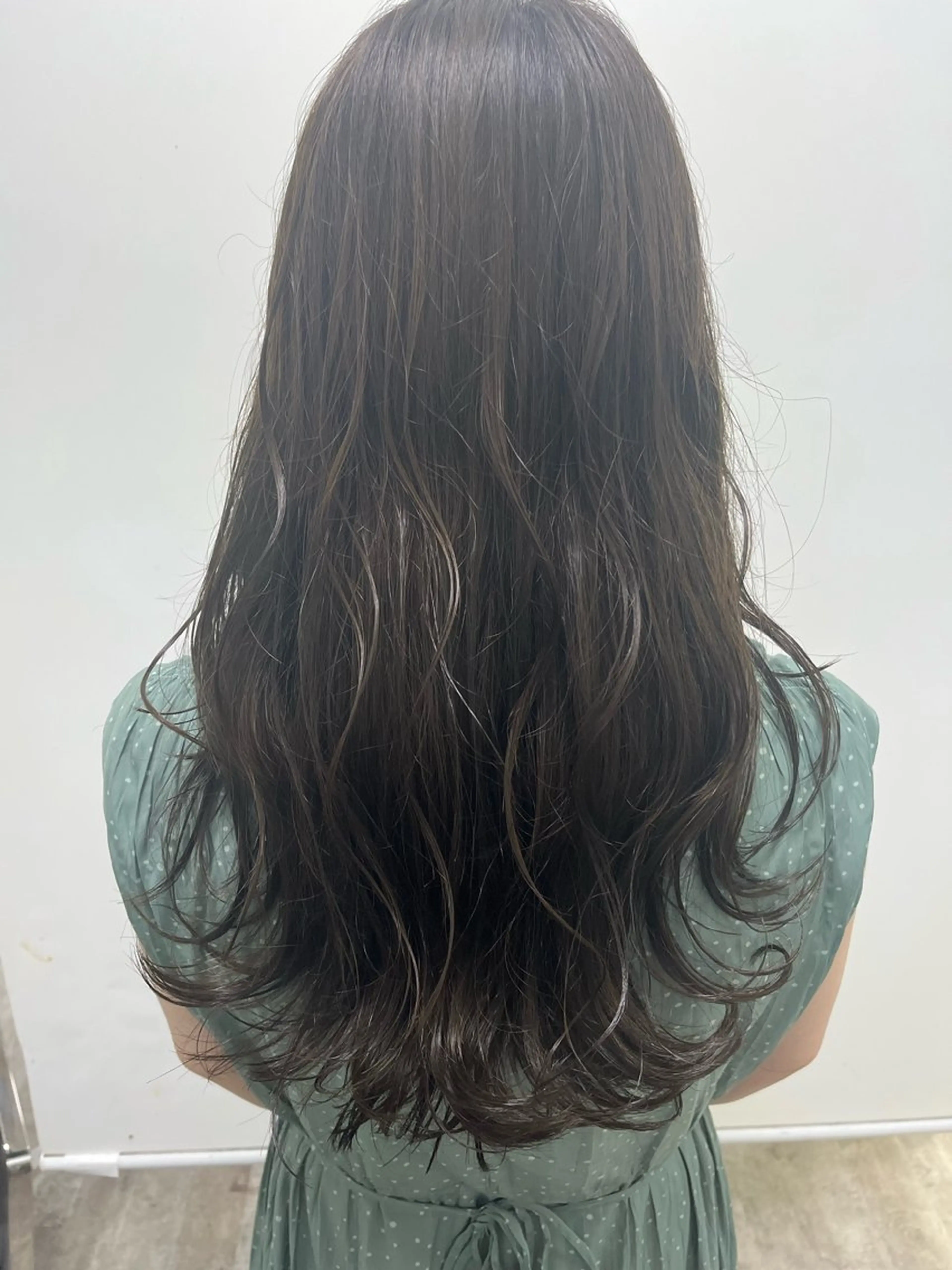 ロング 【北千住】🌈韓国風 レイヤー✨小顔カットのヘアスタイル