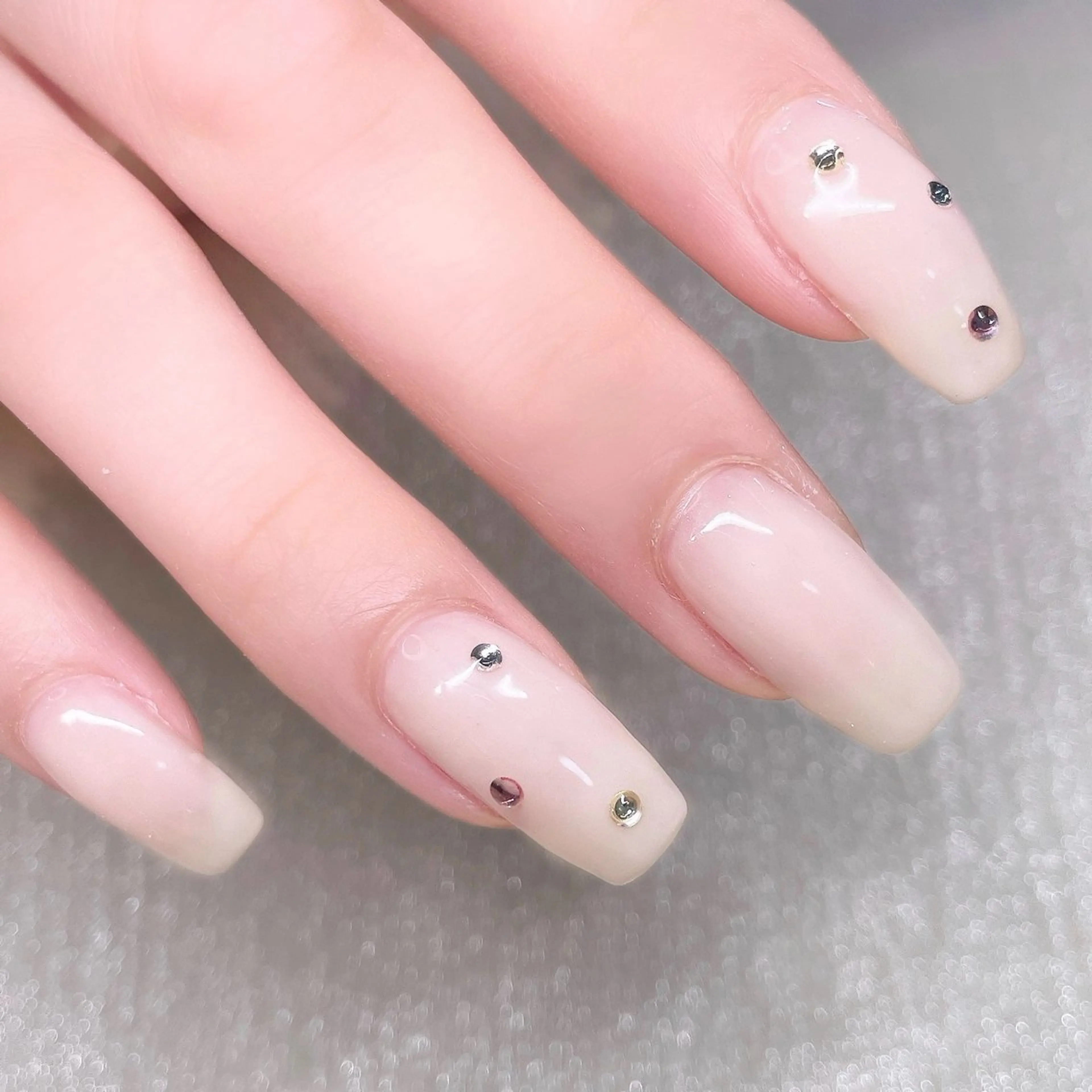 ネイル 長さ出し ストーンネイル ハンドネイル Nailist suzuのネイルデザイン