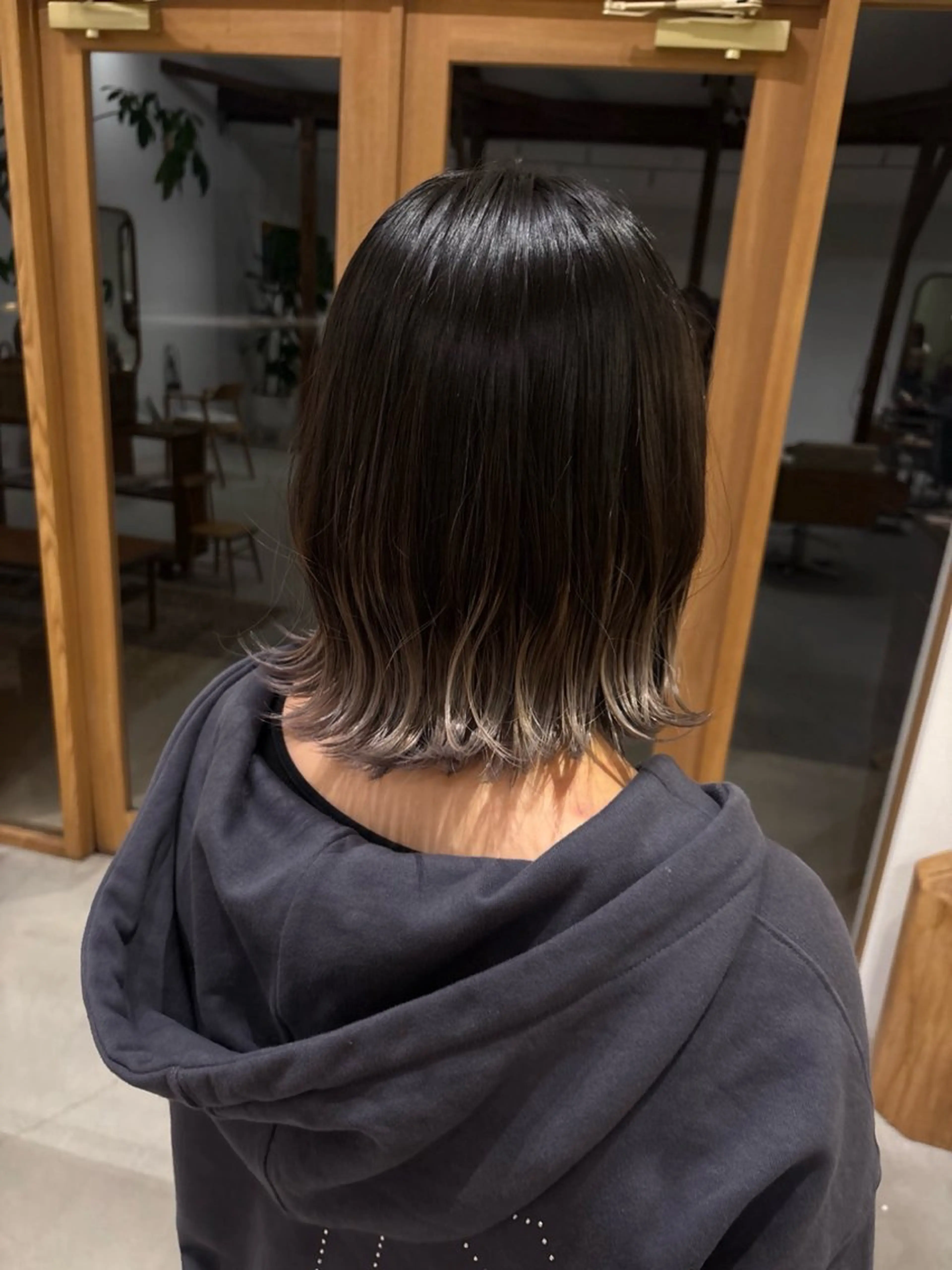カラー ブリーチ shiozaki izumiのヘアスタイル