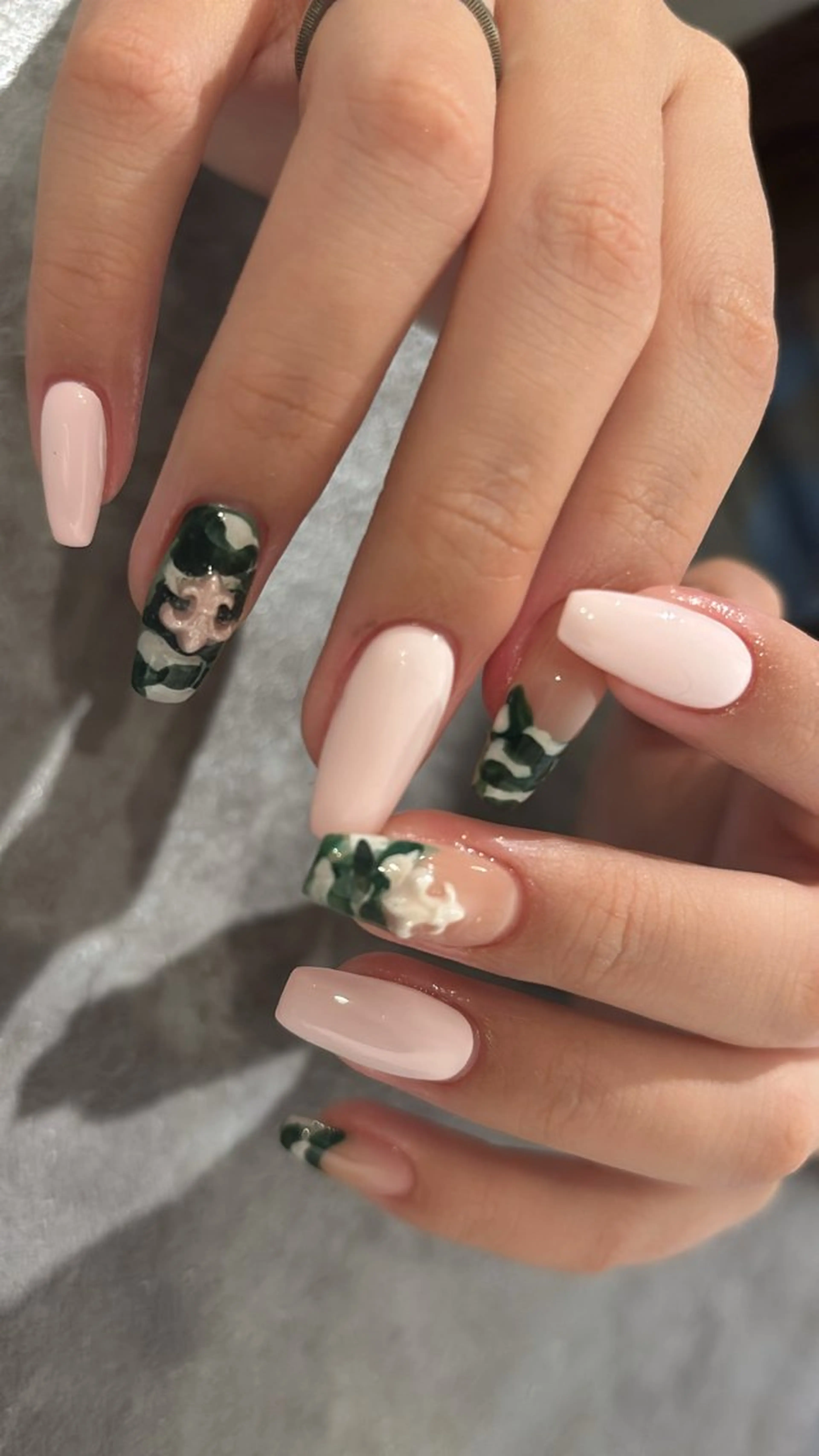 ネイル Mignon 、のネイルデザイン