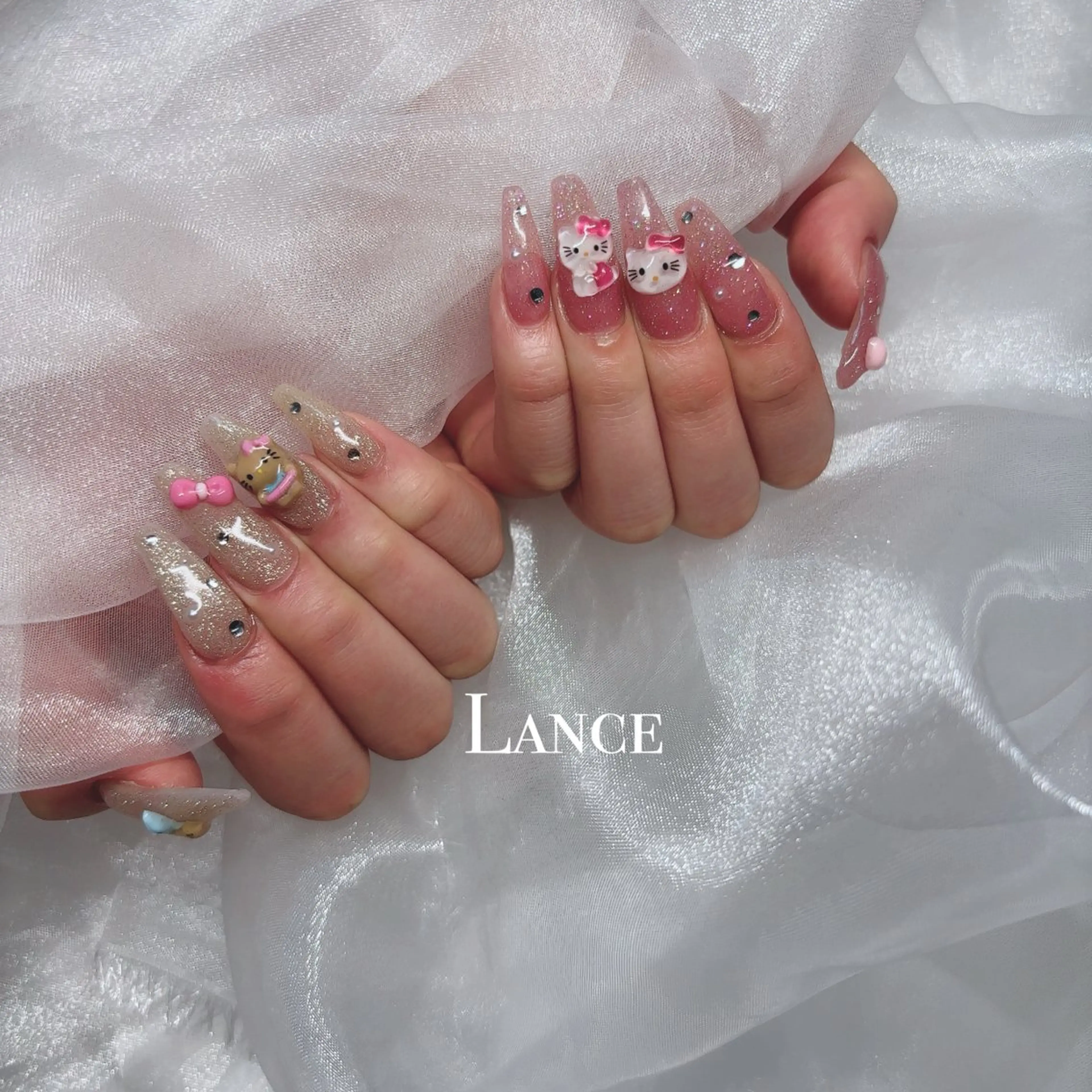 ネイル オーロラネイル キラキラネイル 韓国ネイル 春ネイル ワンホンネイル ハンドネイル Lance nailのネイルデザイン