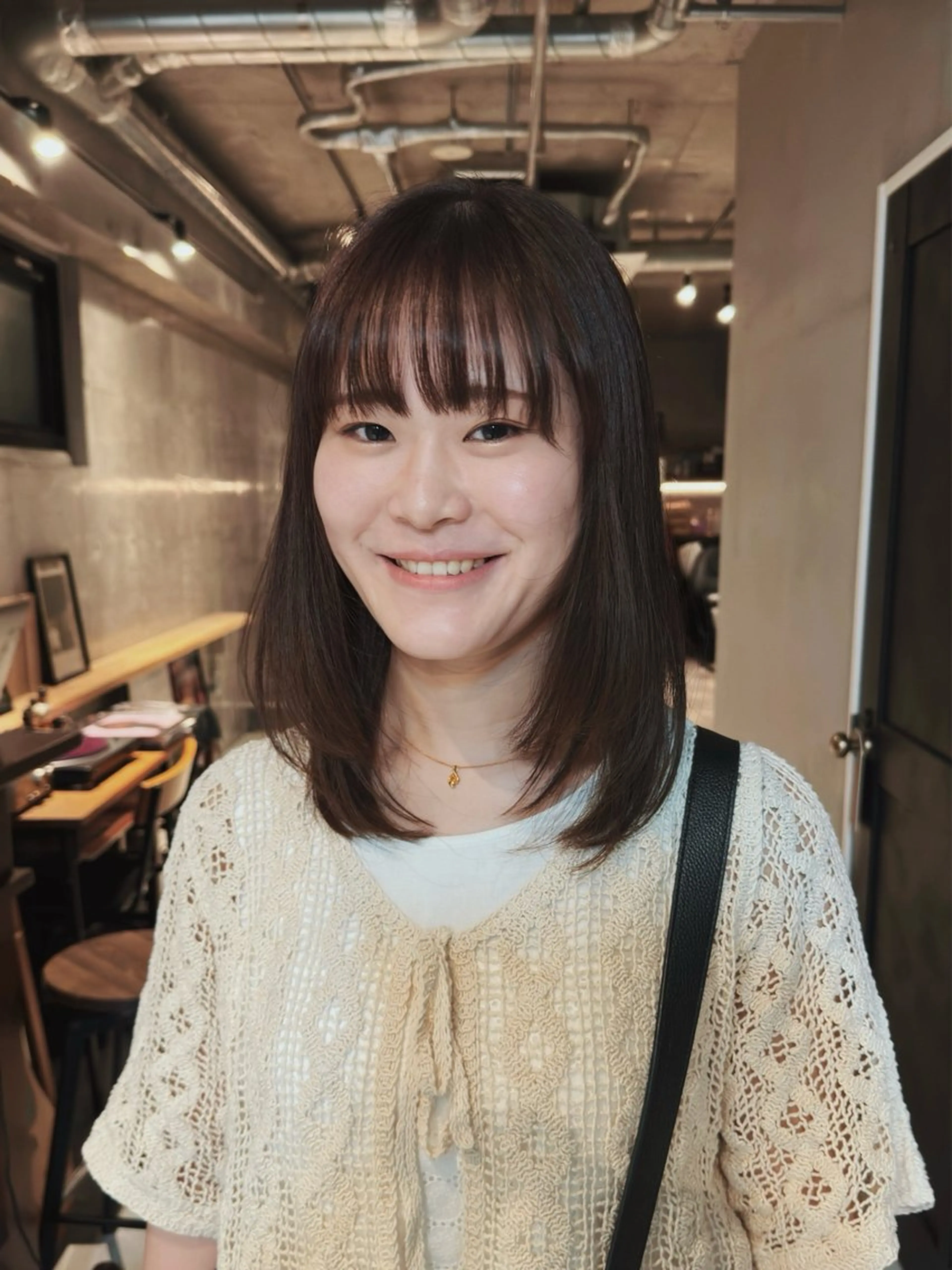 ミディアム カラー 顔周りカット レイヤーカット 前野 日奈のヘアスタイル