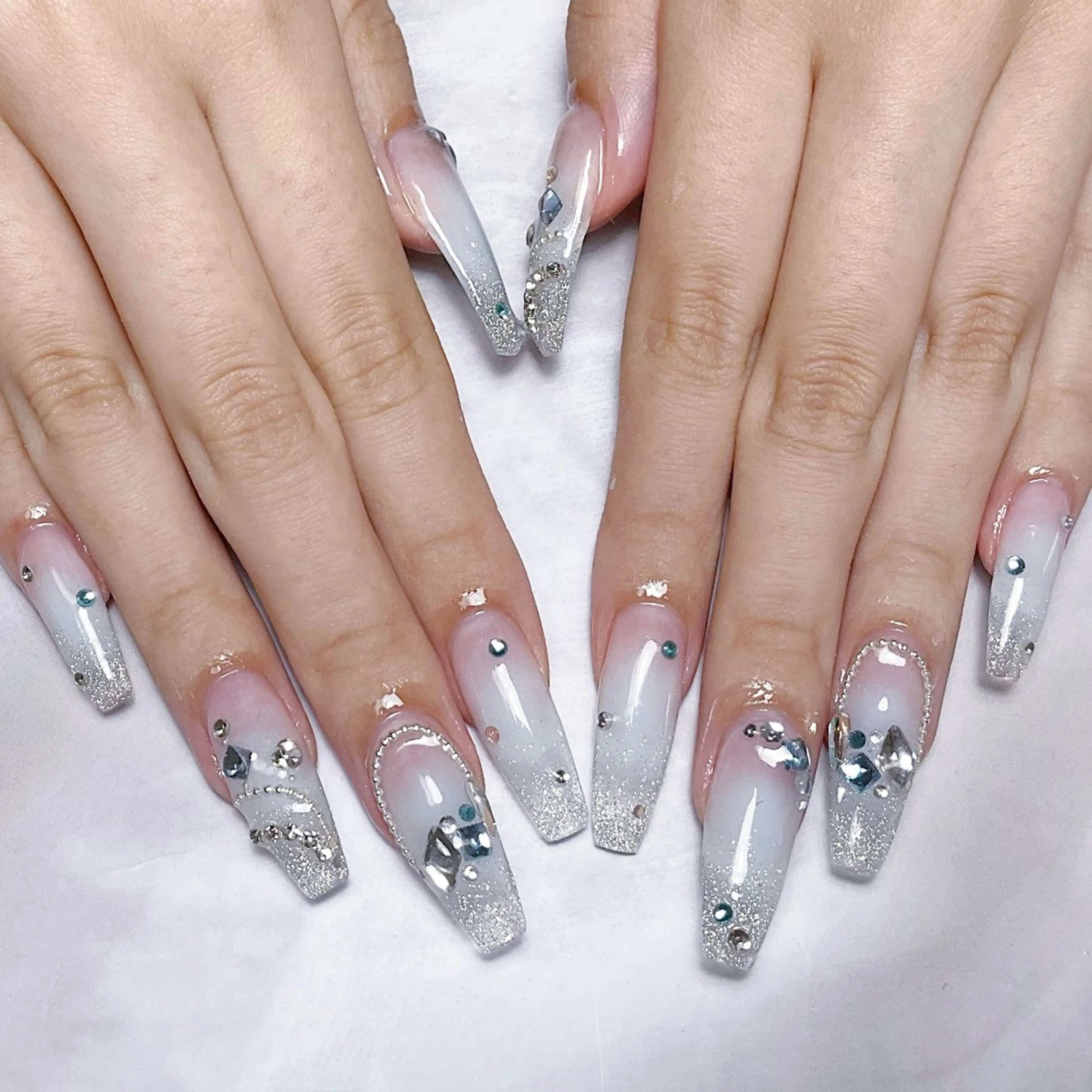 ネイル ハンドネイル 🍭Yun nail hyejin🌸のネイルデザイン