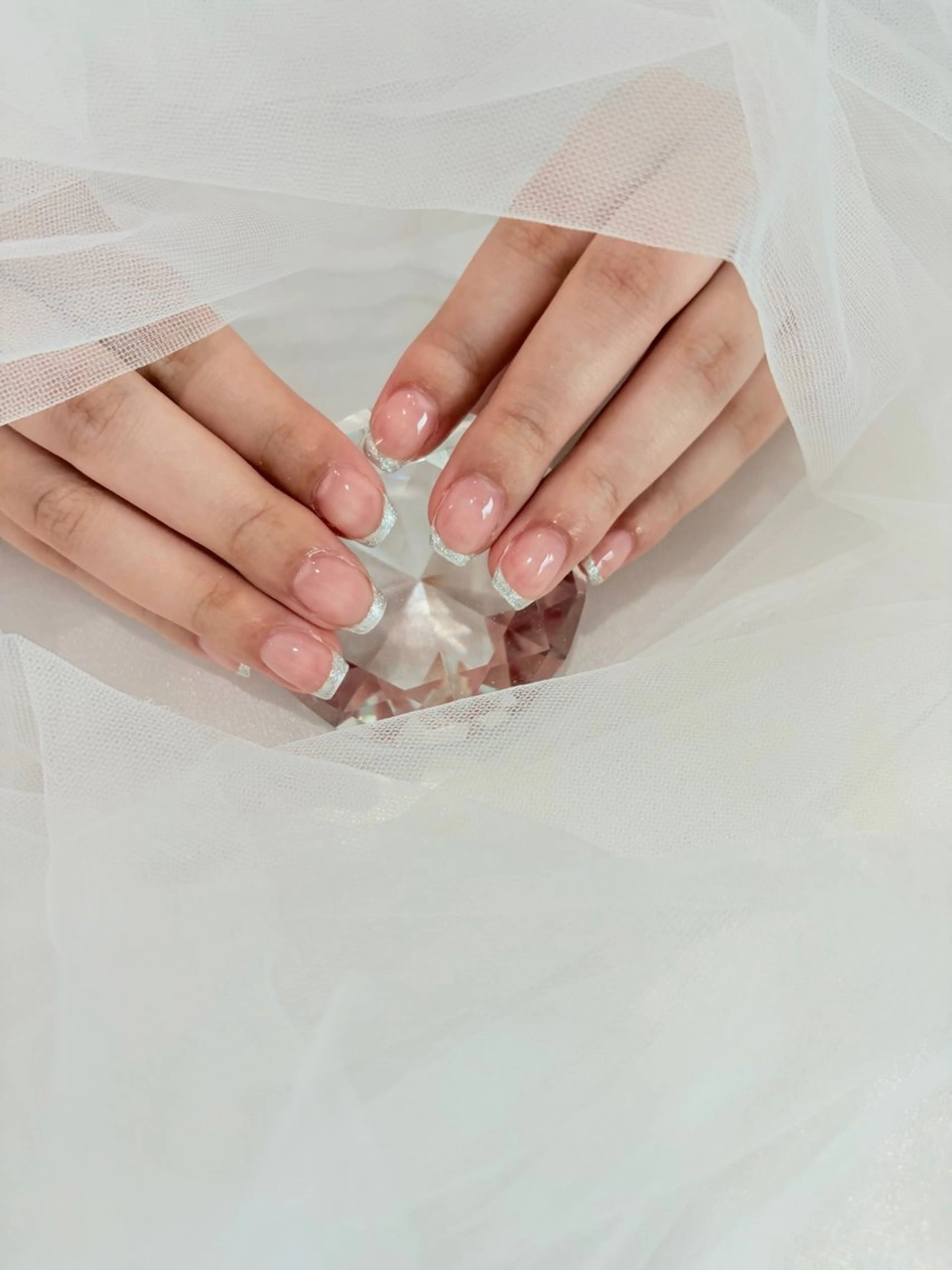 ネイル フレンチネイル ラメ(グリッター) シルバー ハンドネイル EmaNail 🧸Momokaのネイルデザイン