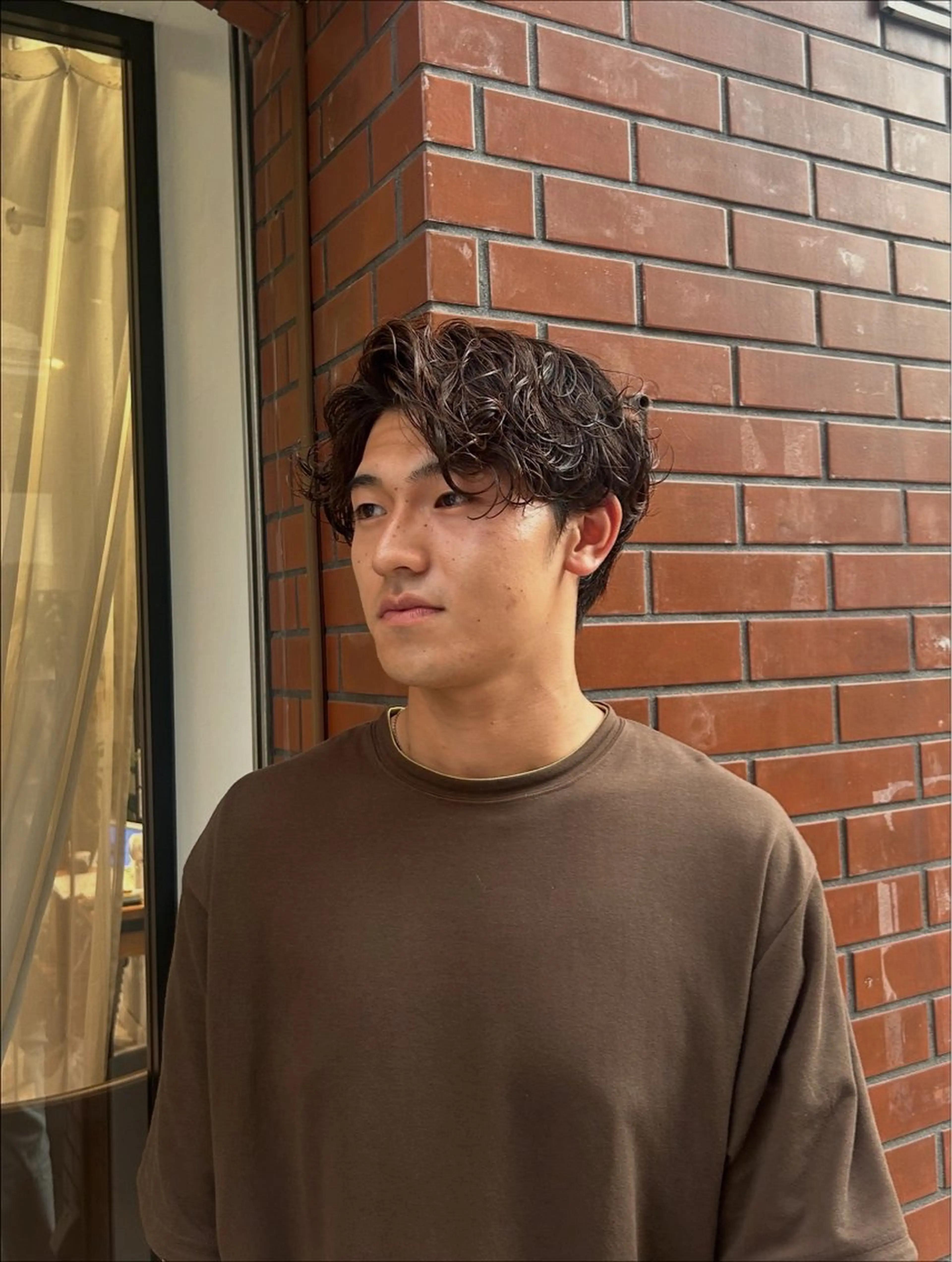 ショート パーマ メンズ センターパート メンズパーマ カット パーマ 保坂 駿太郎のヘアスタイル