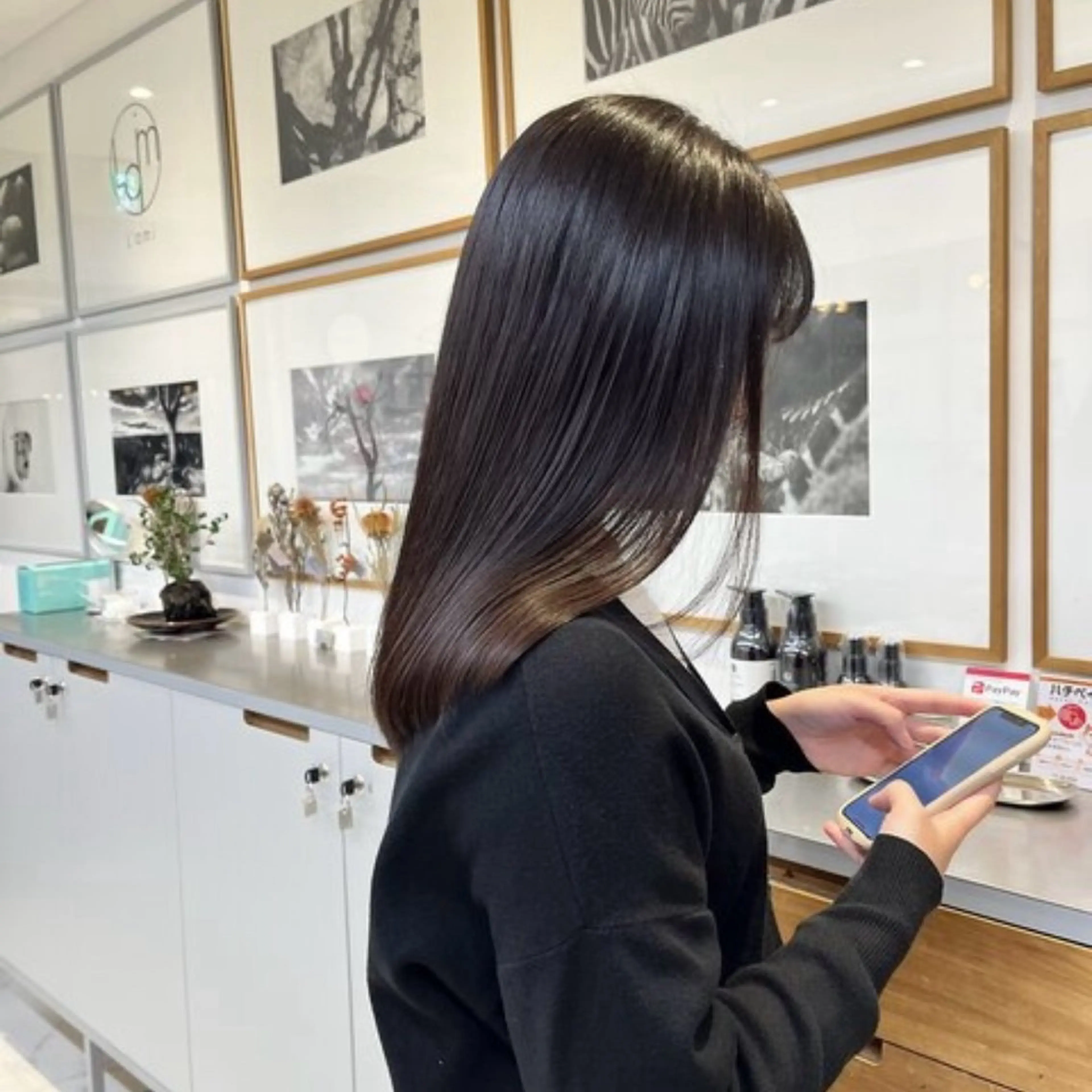 セミロング カラー カット ヘアカラー 縮毛矯正 トリートメント ヘッドスパ ヘアセット 短めショートカット カットモデルのヘアスタイル