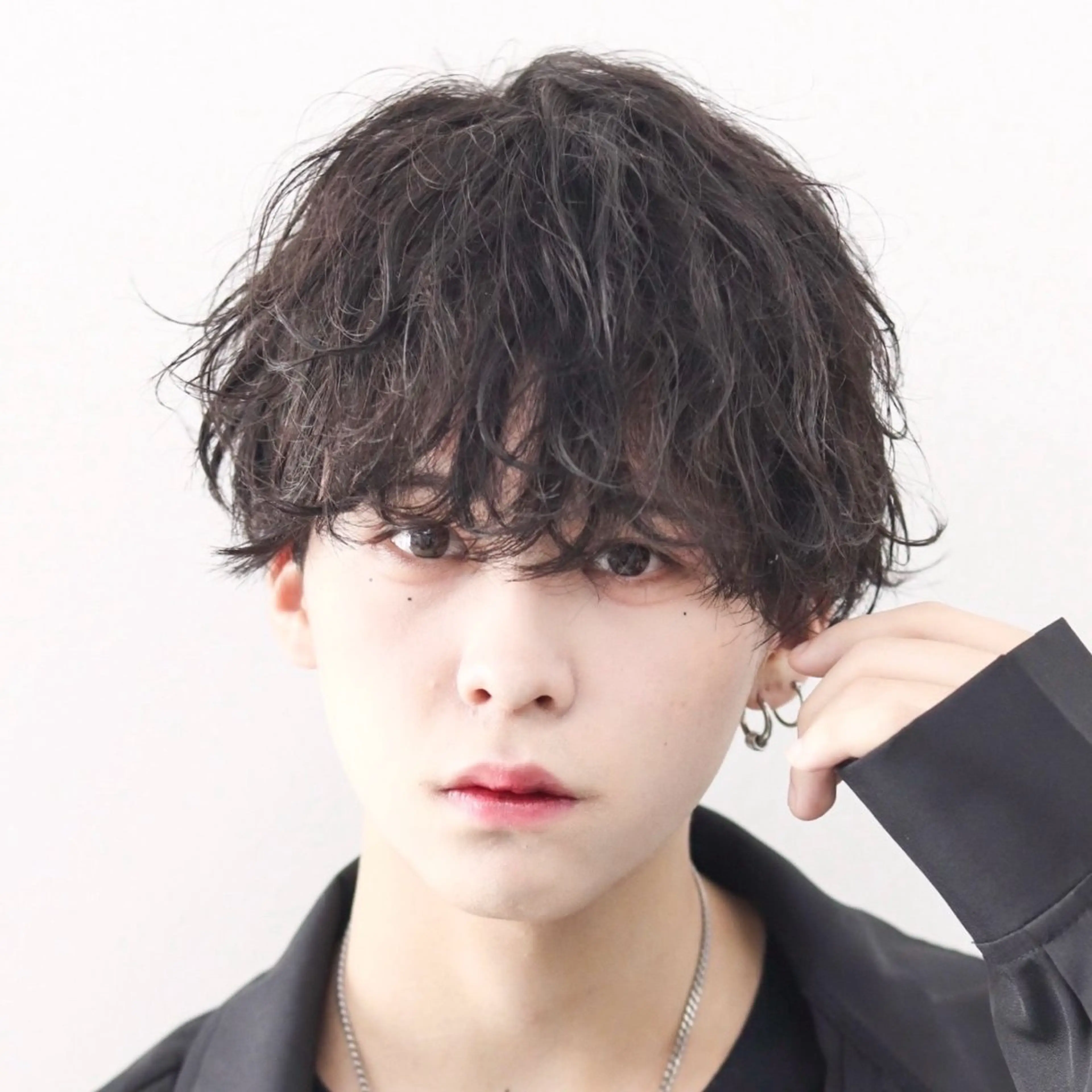 ミディアム カラー パーマ メンズ ミディアムパーマ メンズパーマ 🔥メンズ🔥かっこ いいが正義！代表柿崎のヘアスタイル