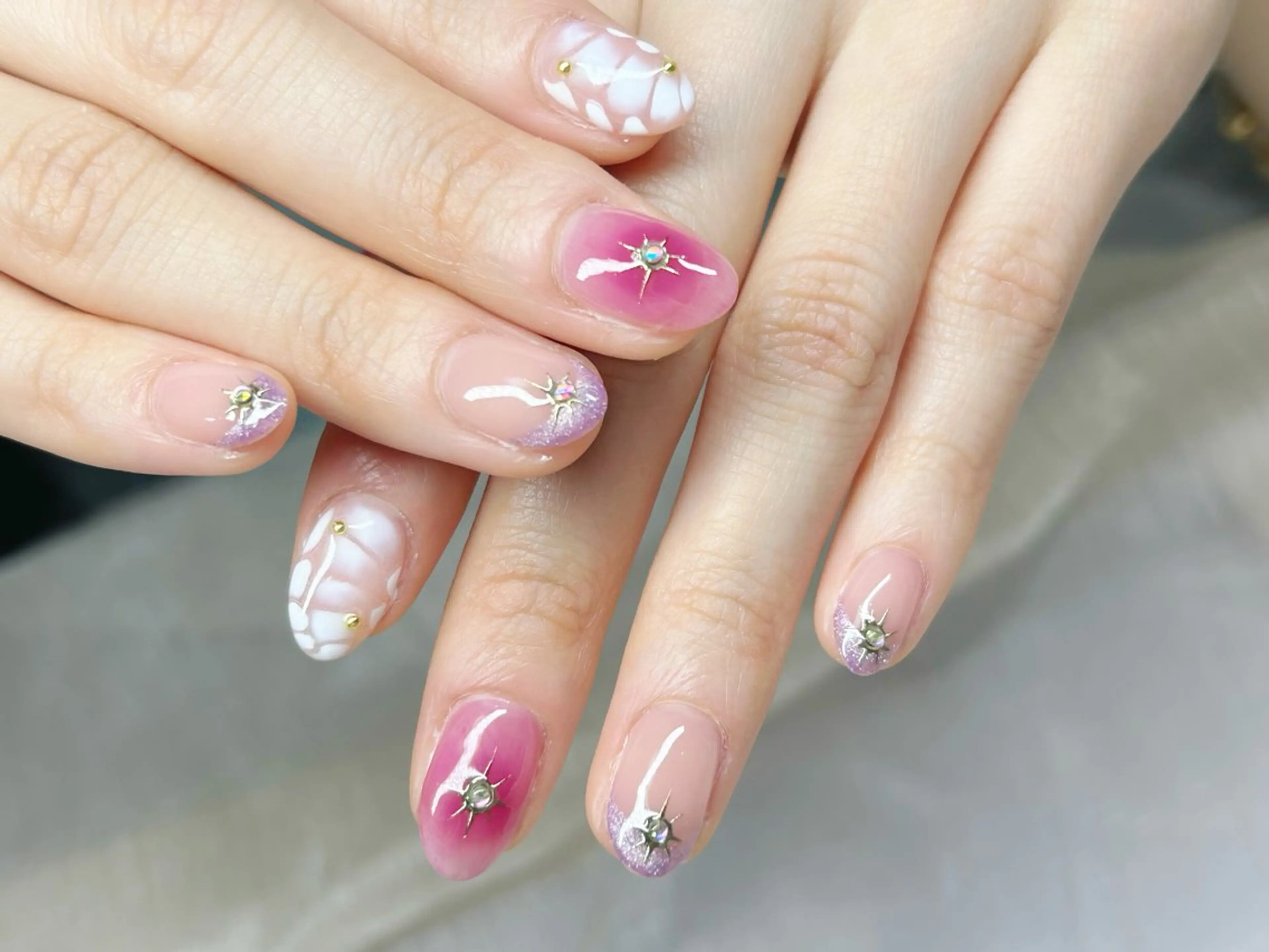 ネイル アートネイル チークネイル 成人式 入学式 長さ出し ハンドネイル Lino Nailのネイルデザイン