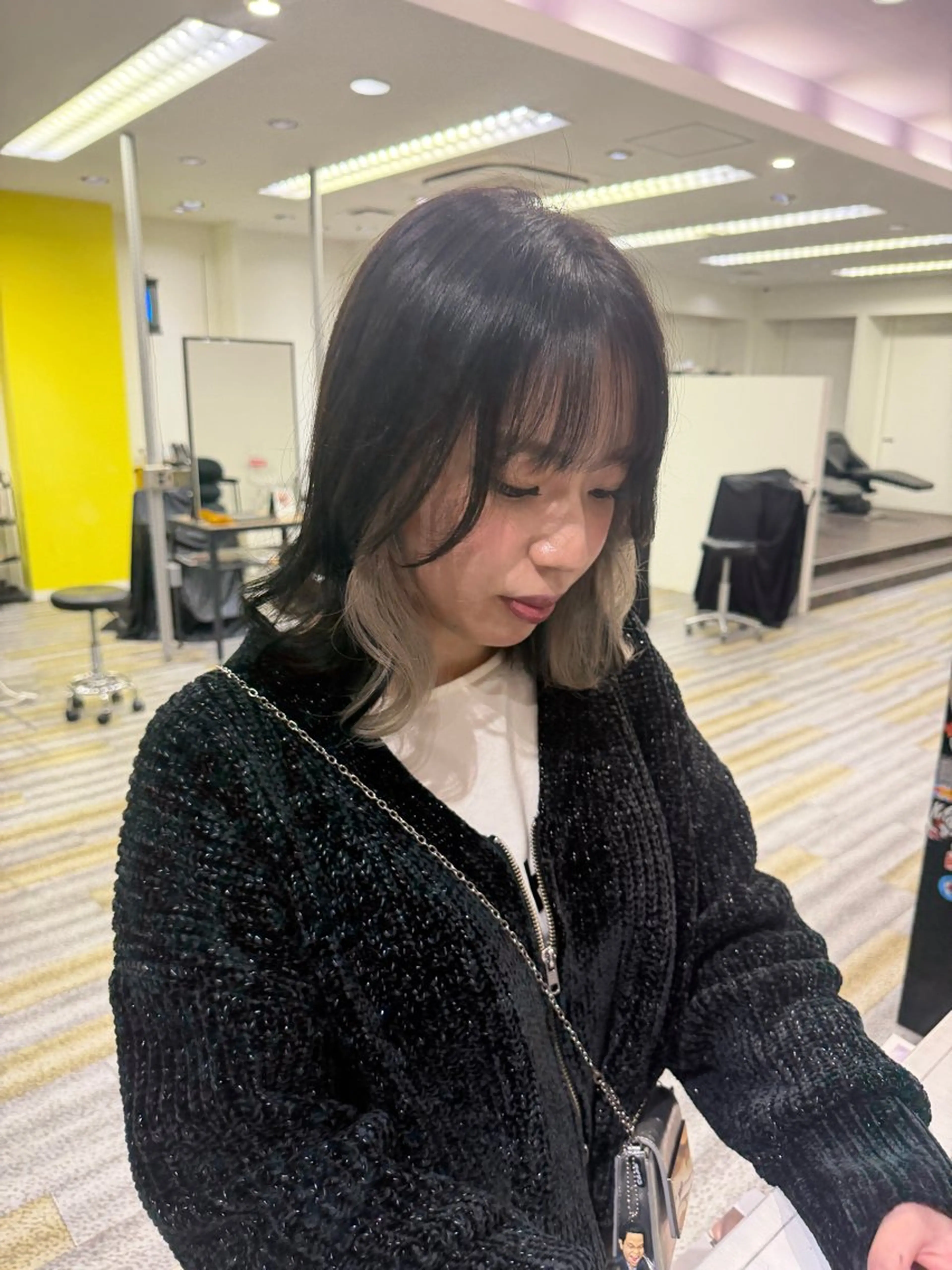 カラー ベージュカラー デザインカラー インナーカラー ホワイトベージュ ヘアカラー 鈴木 ねねのヘアスタイル