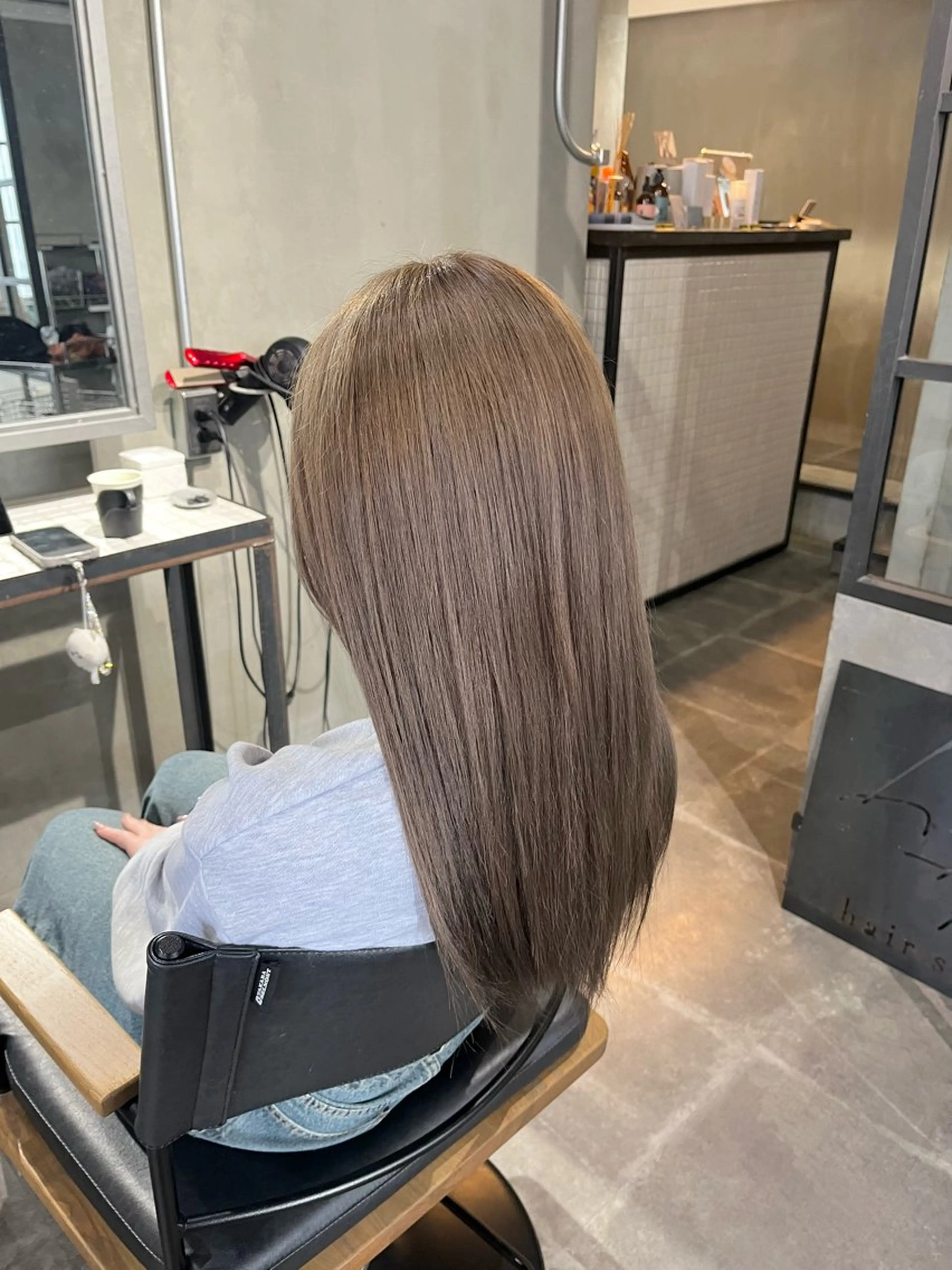 ロング カラー ブリーチ グレージュ ミルクティーグレージュ ヘアカラー トリートメント 透明感♥韓国ヘア HINAのヘアスタイル