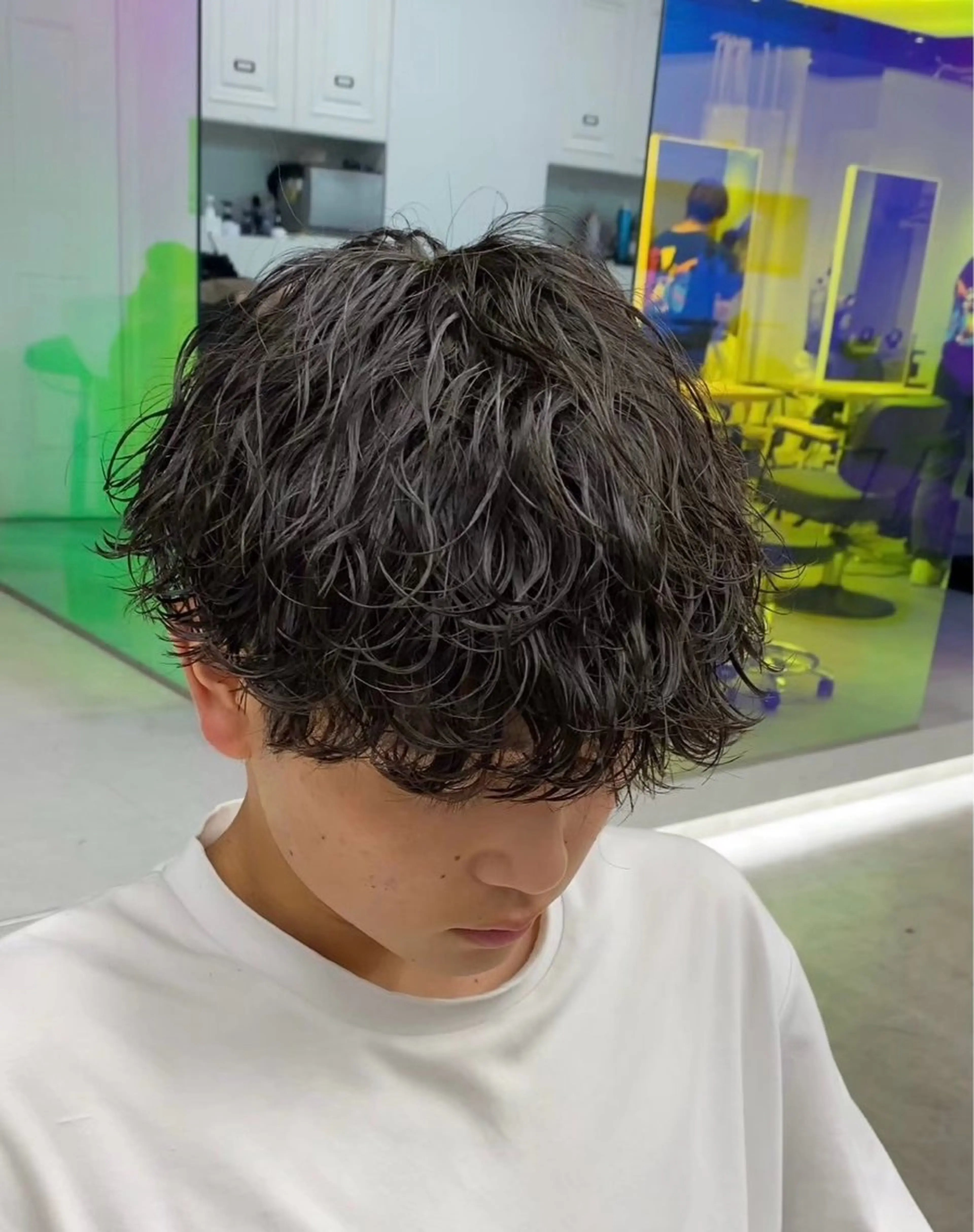 ショート パーマ メンズ メンズパーマ 波巻きパーマ メンズパーマ 新宿 yudaiのヘアスタイル