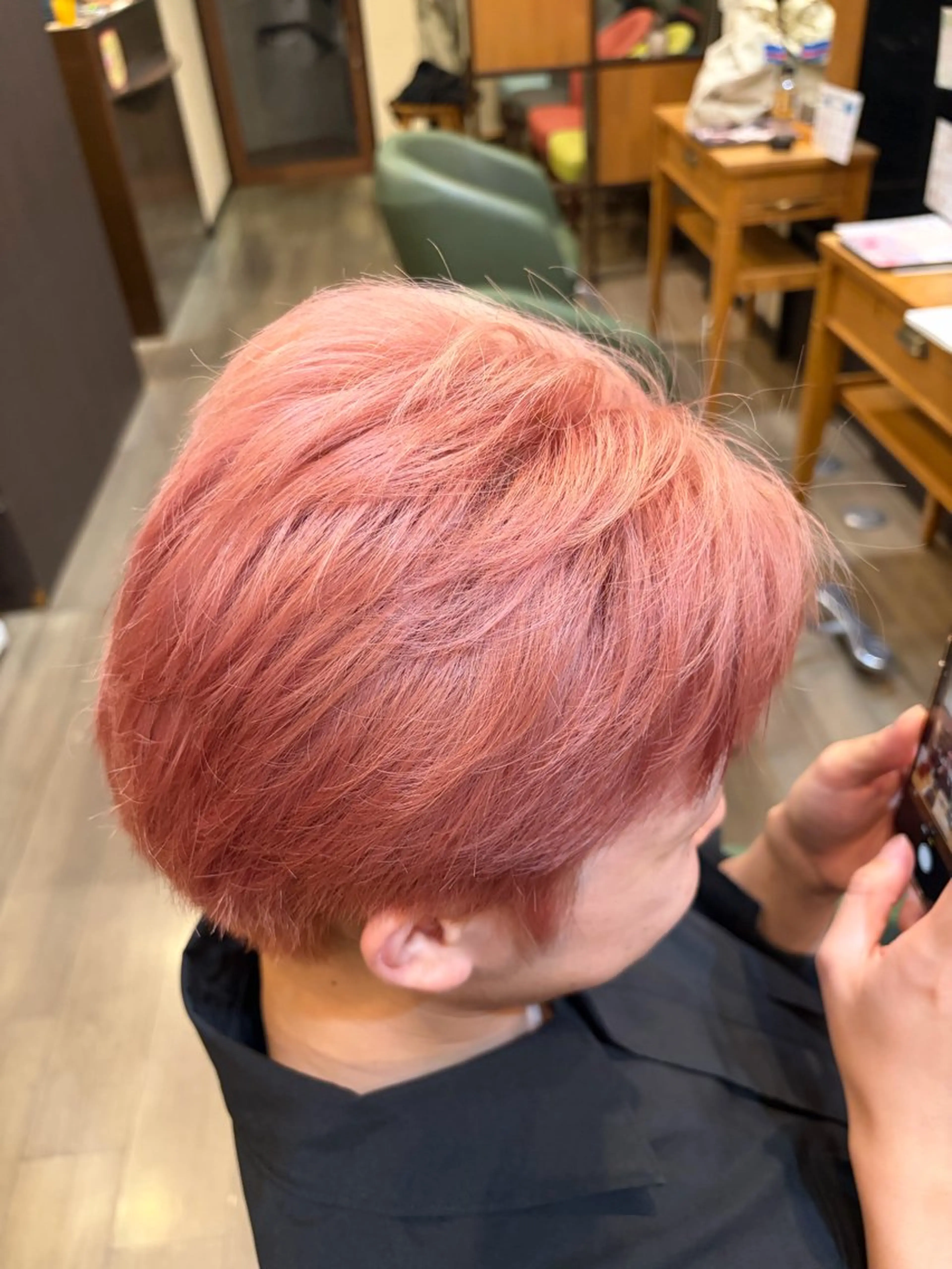 カラー メンズ メンズブリーチ ブリーチ ピンクカラー ヘアカラー 中村 仁哉のヘアスタイル