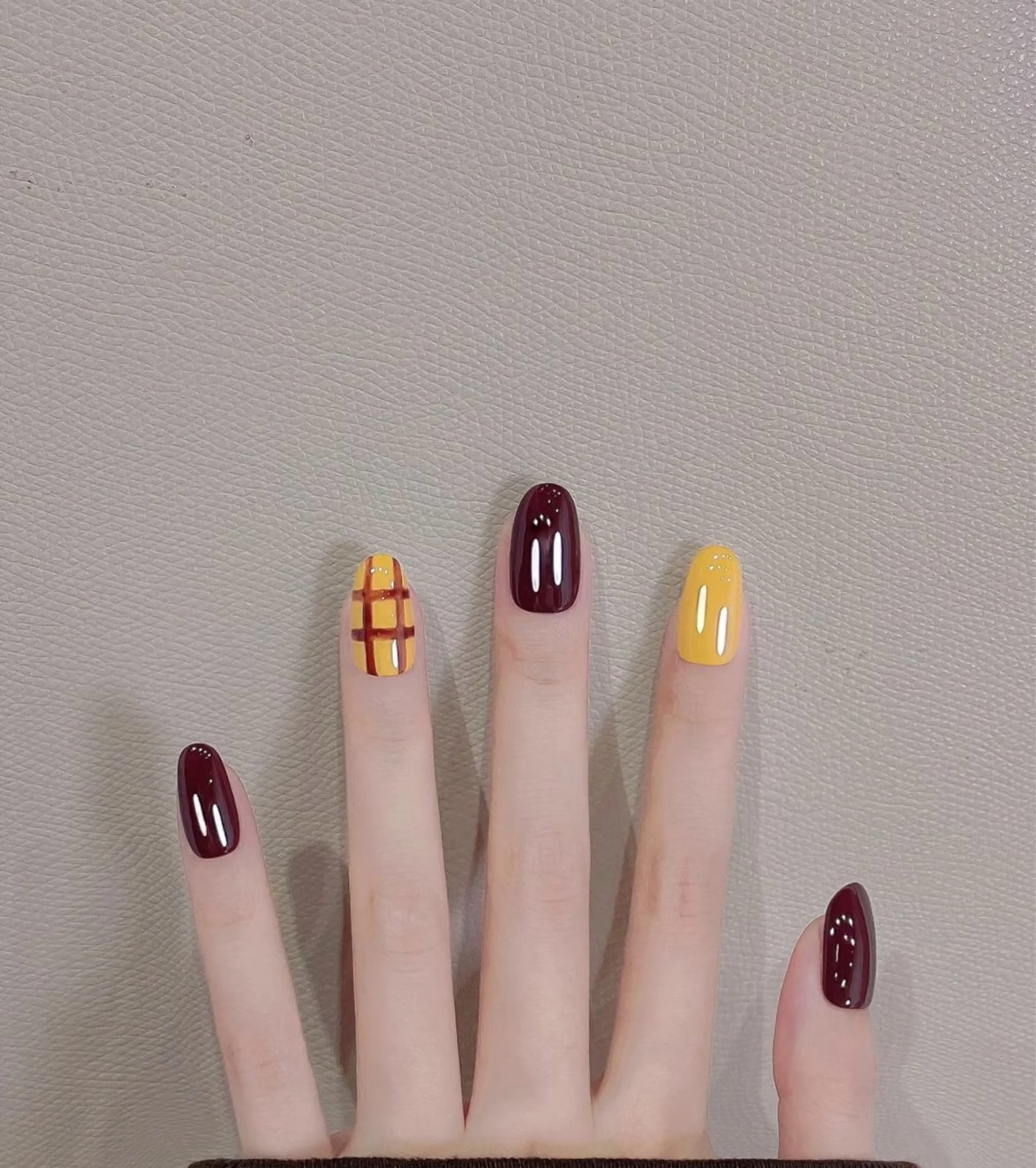 ネイル ハンドネイル Chiara 長さだしのネイルデザイン